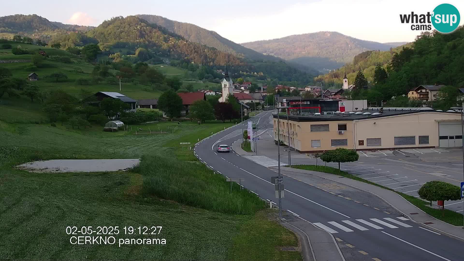 Webcam en direct – Entrée de la ville de Cerkno