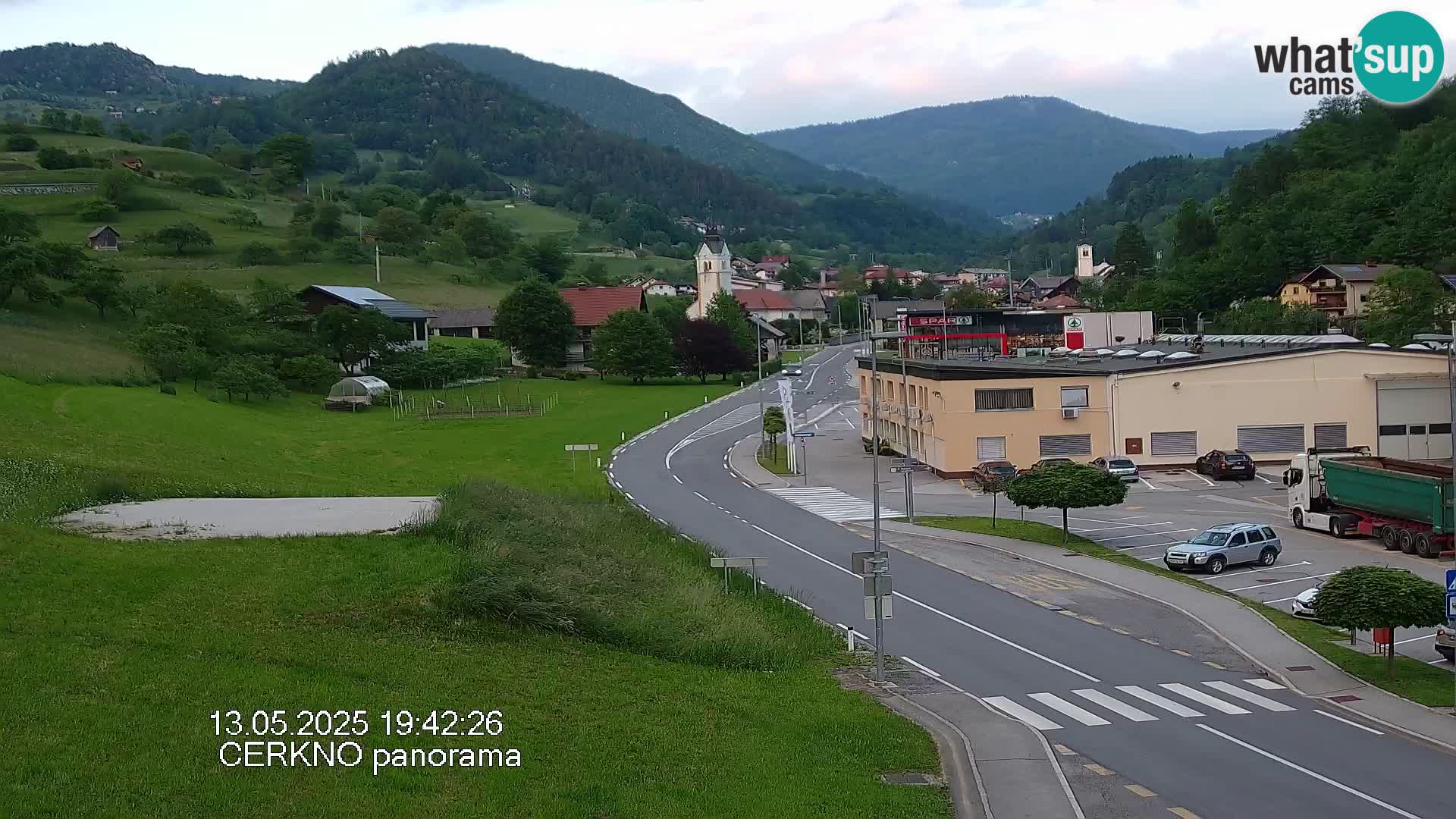 Webcam en direct – Entrée de la ville de Cerkno