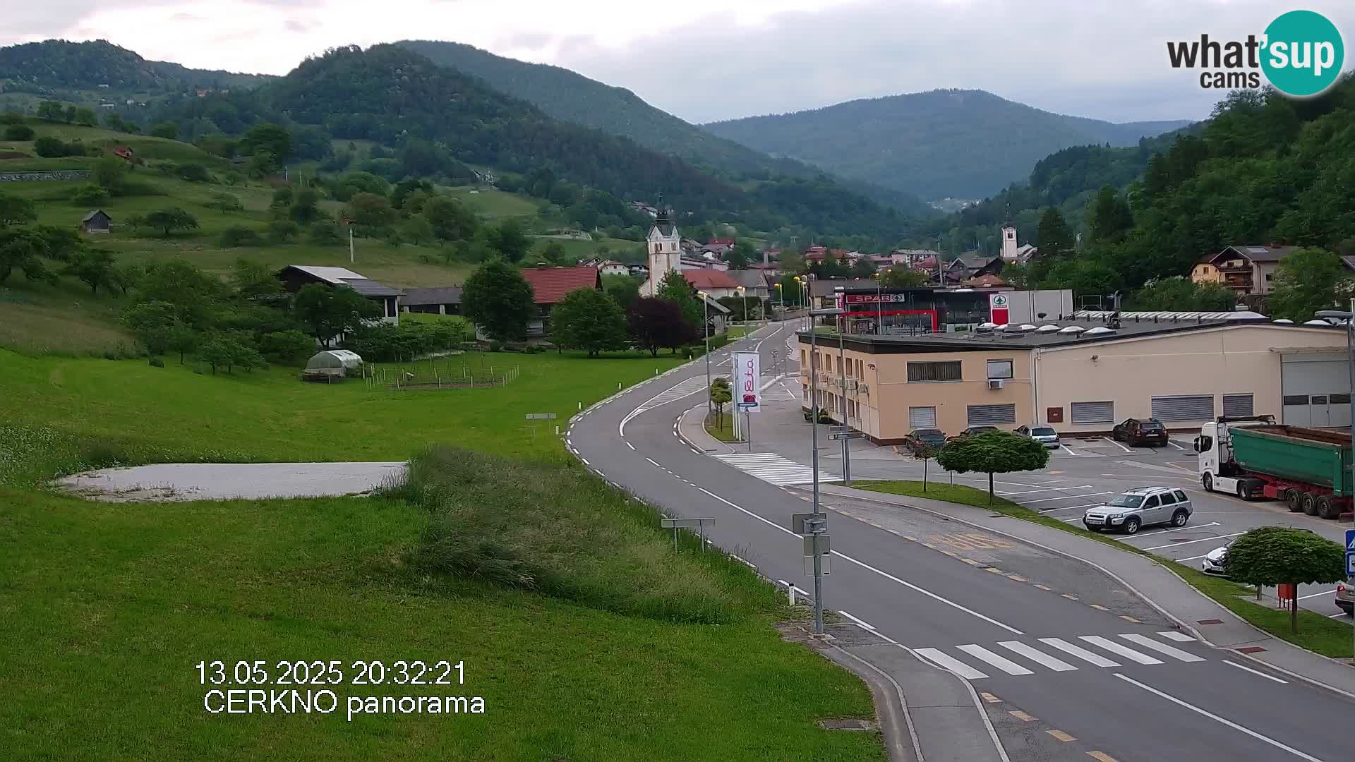 Webcam en direct – Entrée de la ville de Cerkno