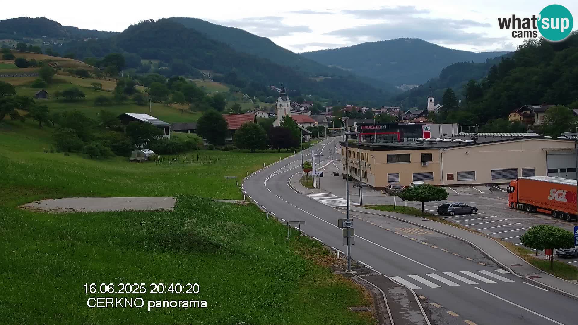 Webcam en direct – Entrée de la ville de Cerkno