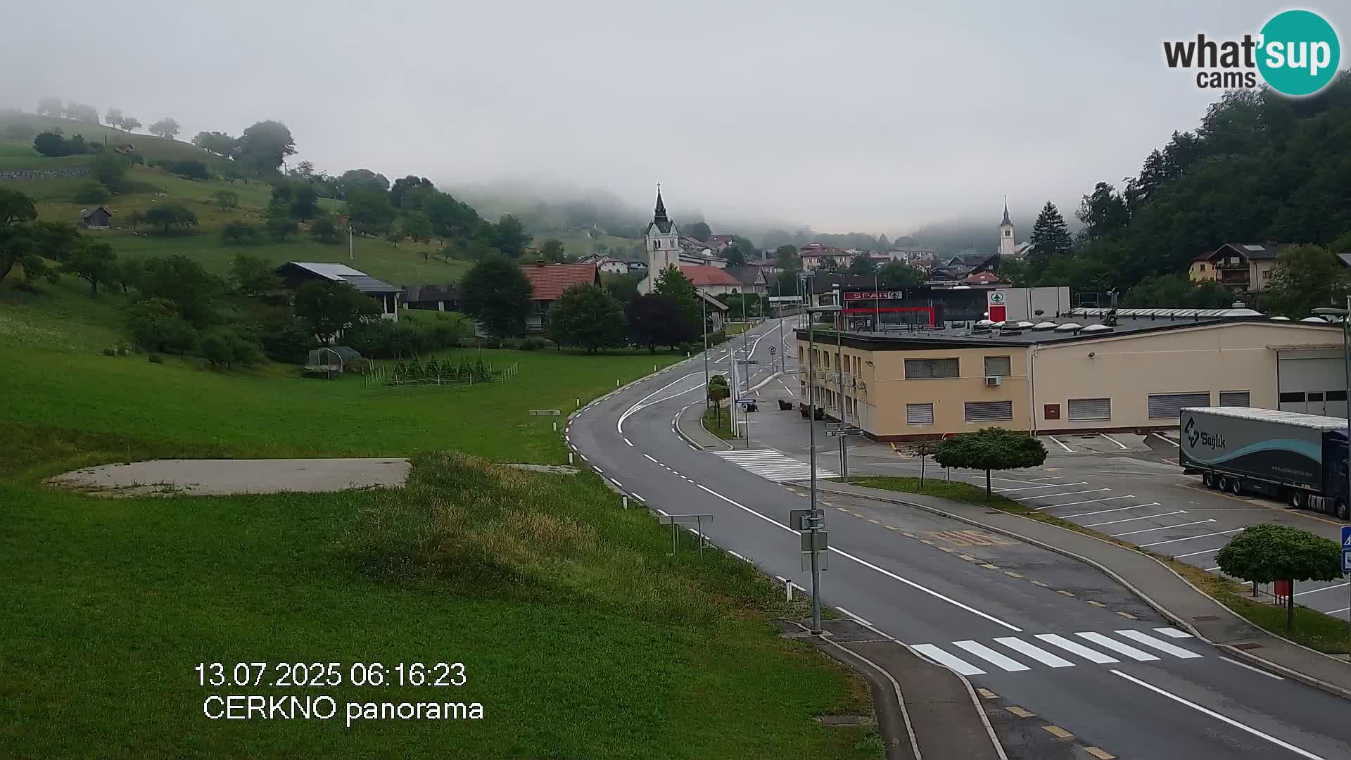 Webcam en direct – Entrée de la ville de Cerkno