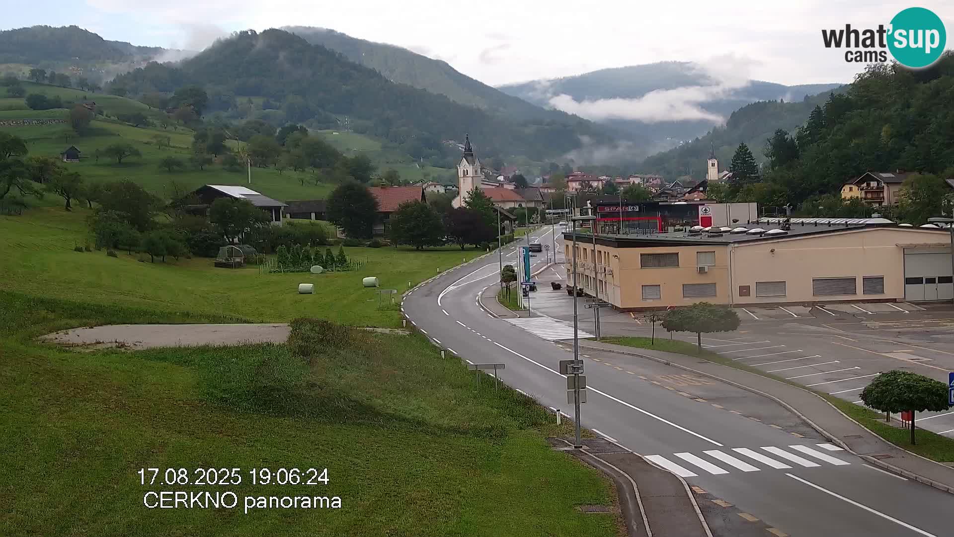 Cerkno entrada a la ciudad Webcam en vivo