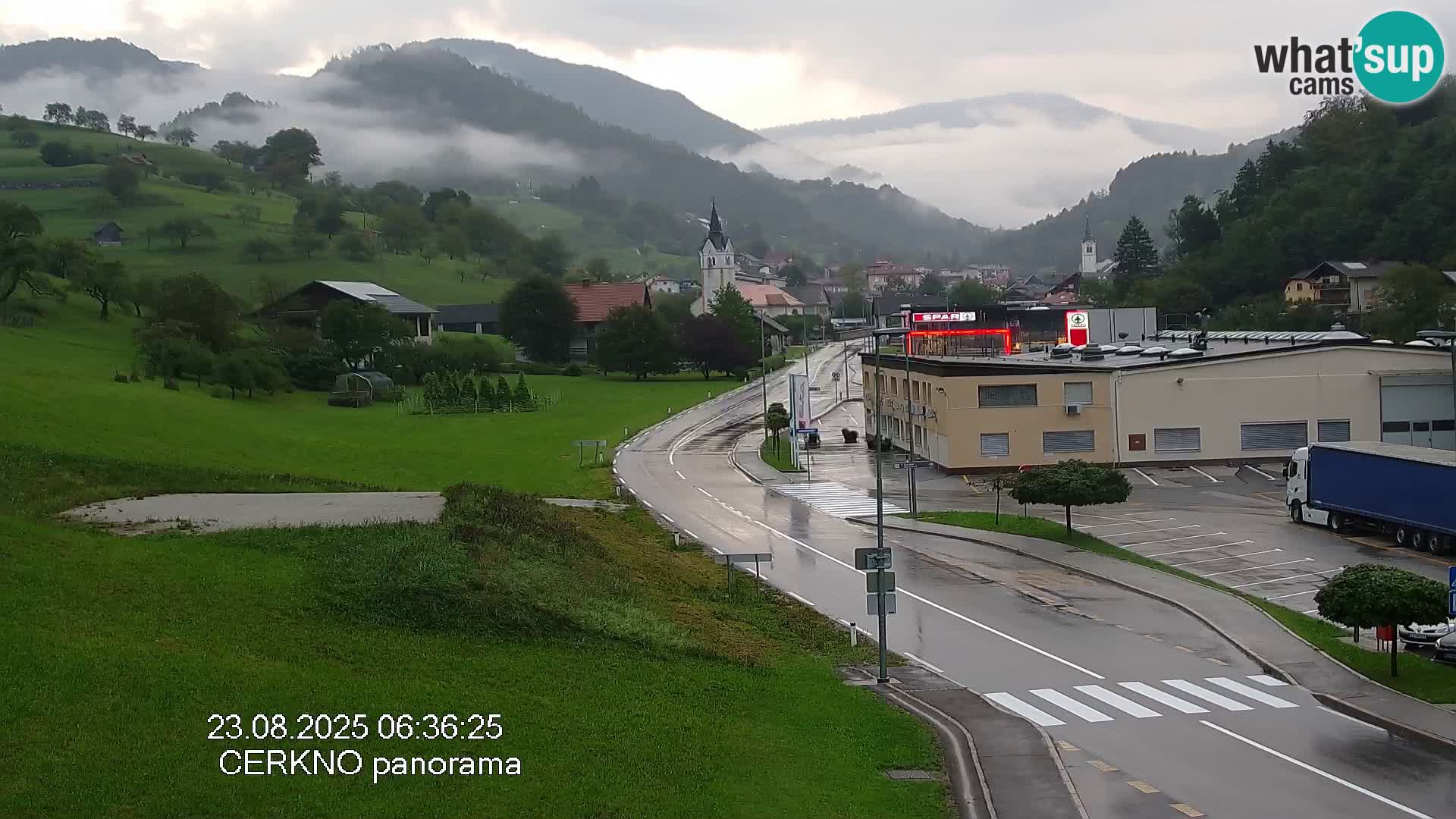 Cerkno entrada a la ciudad Webcam en vivo