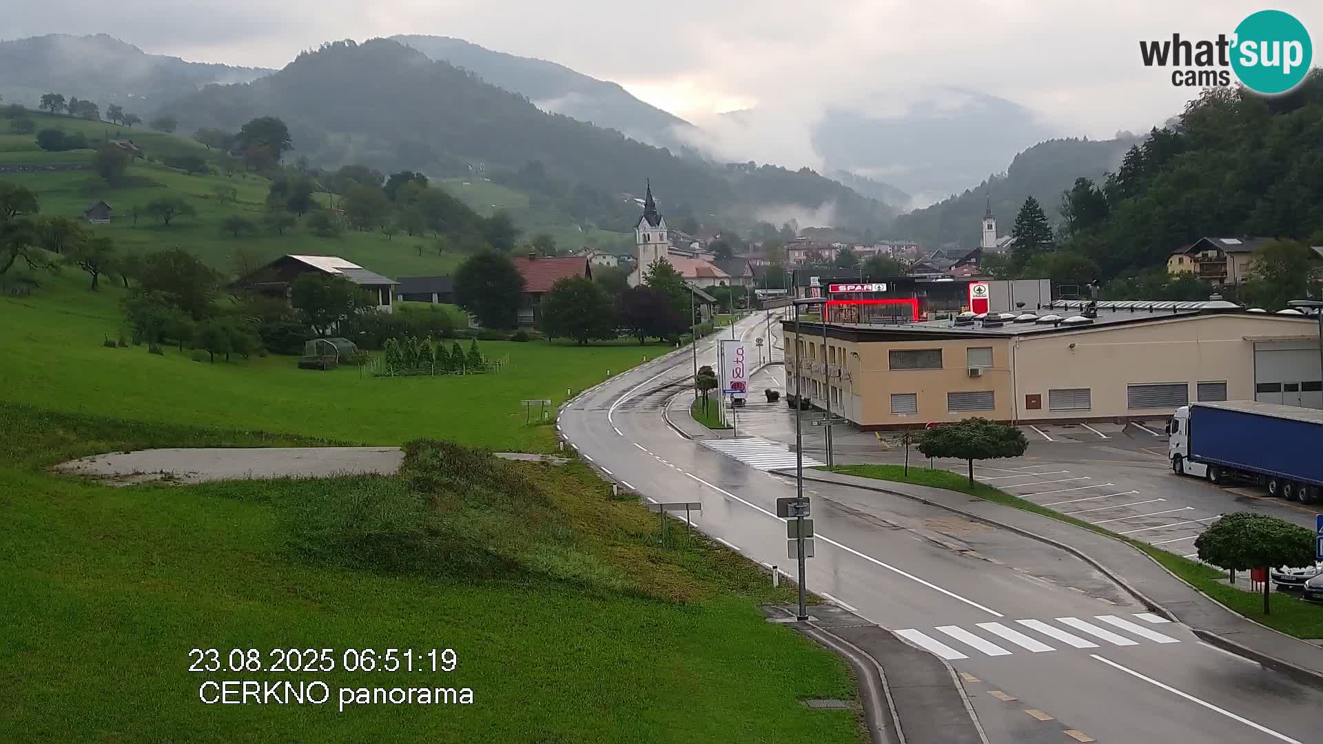 Webcam en direct – Entrée de la ville de Cerkno