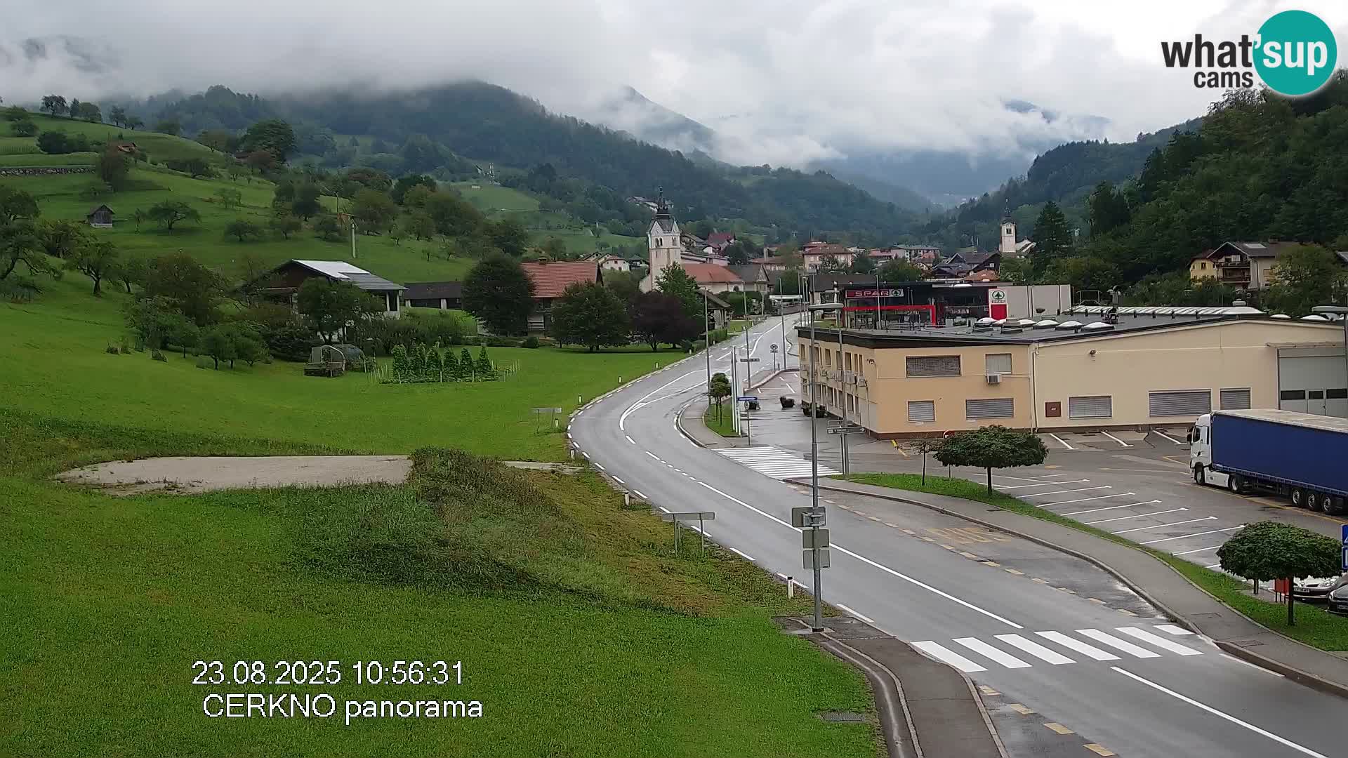 Cerkno entrada a la ciudad Webcam en vivo