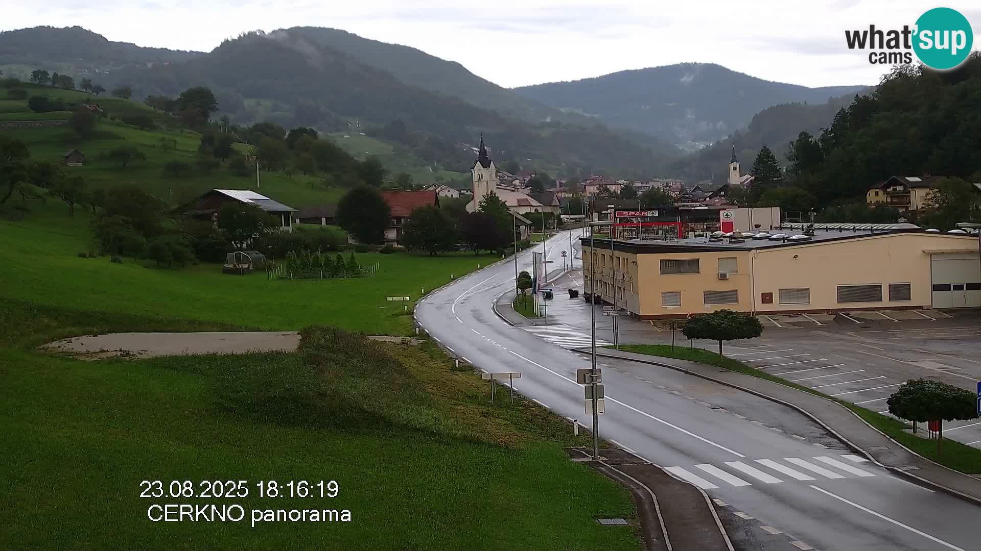 Webcam en direct – Entrée de la ville de Cerkno