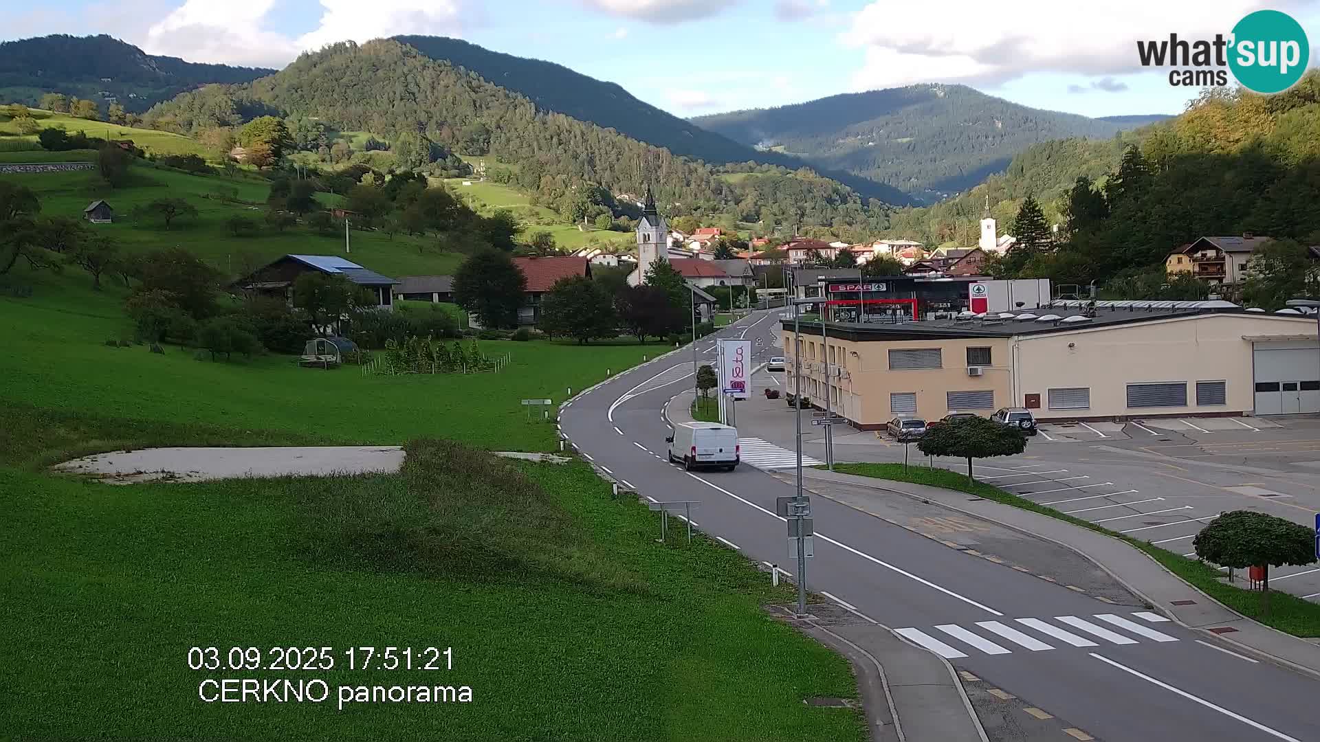 Webcam en direct – Entrée de la ville de Cerkno