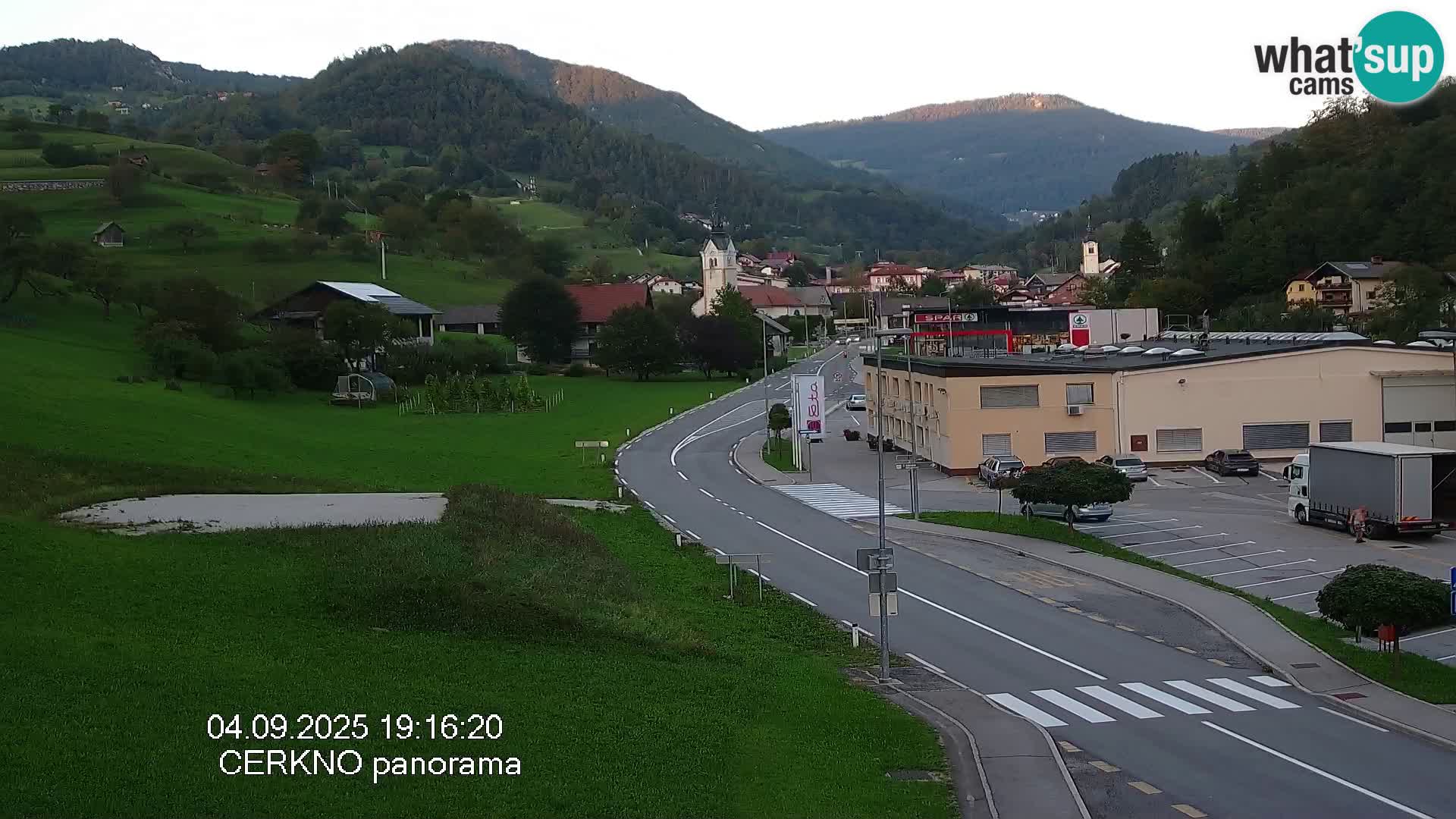 Webcam en direct – Entrée de la ville de Cerkno