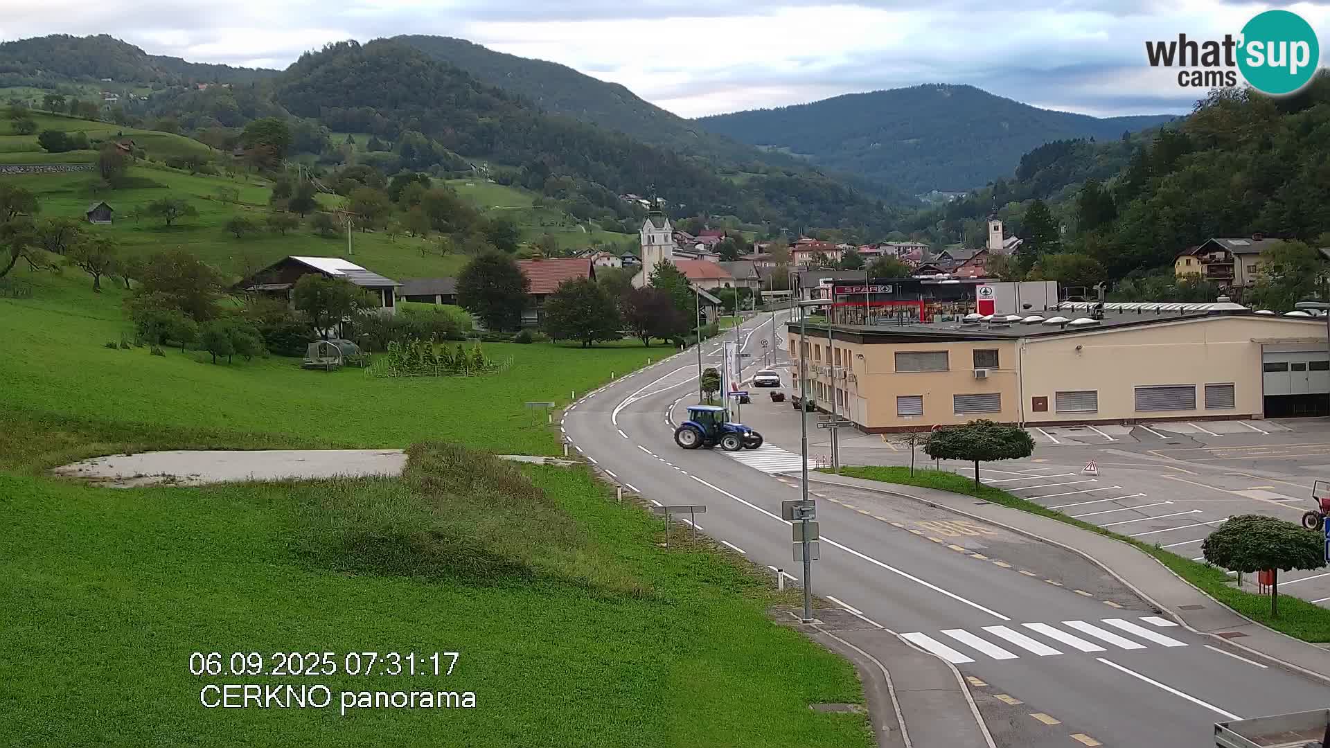 Webcam en direct – Entrée de la ville de Cerkno