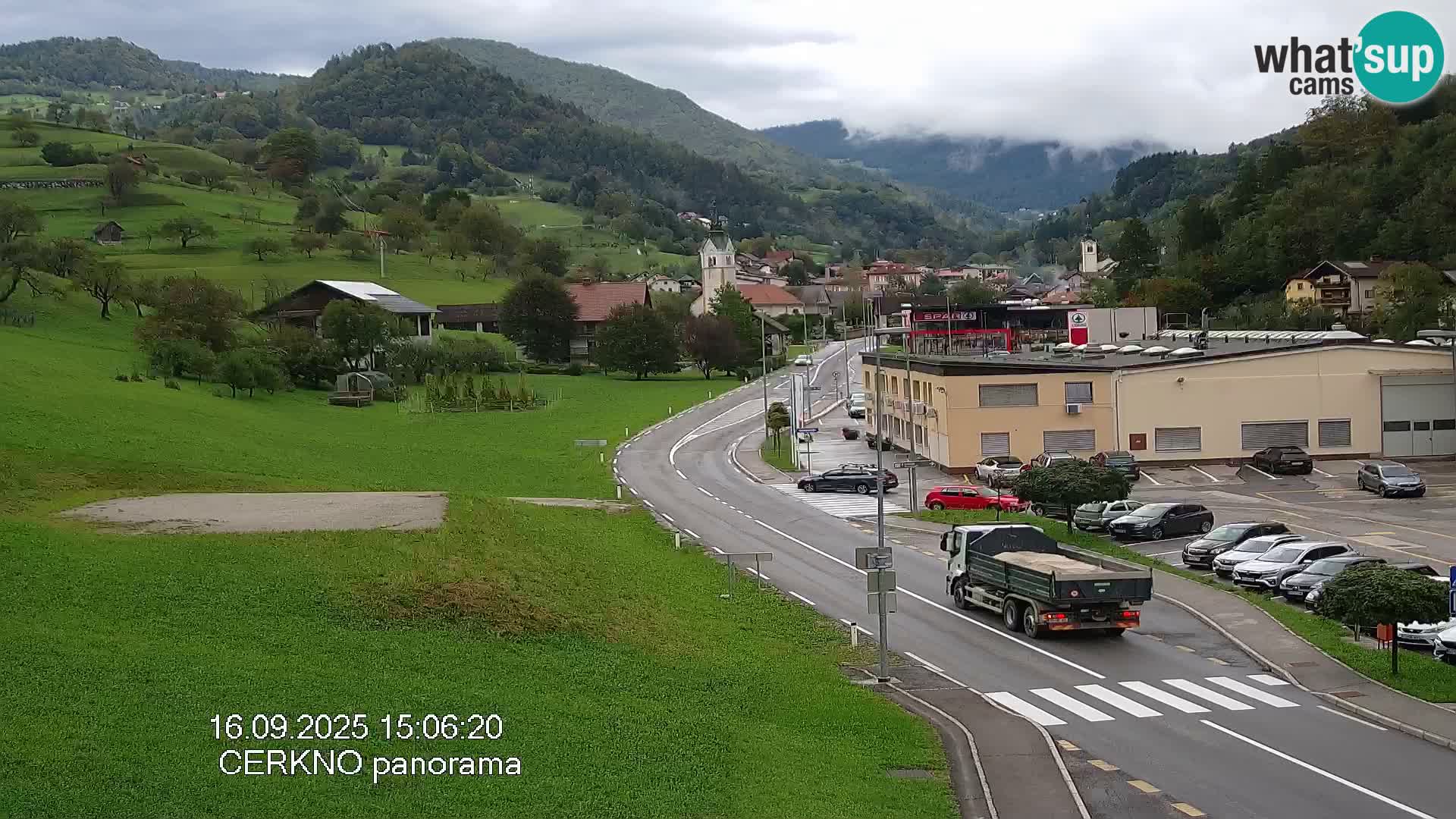 Cerkno entrada a la ciudad Webcam en vivo