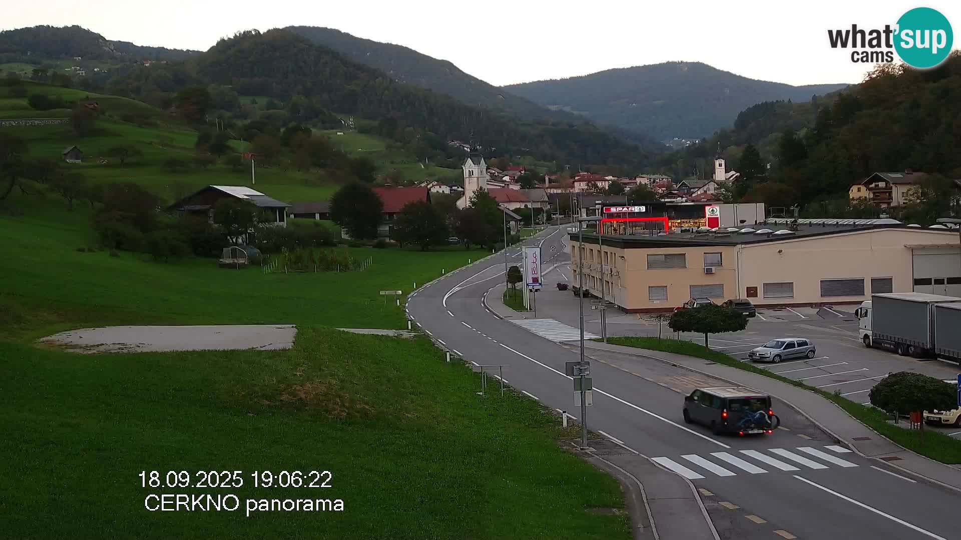 Webcam en direct – Entrée de la ville de Cerkno