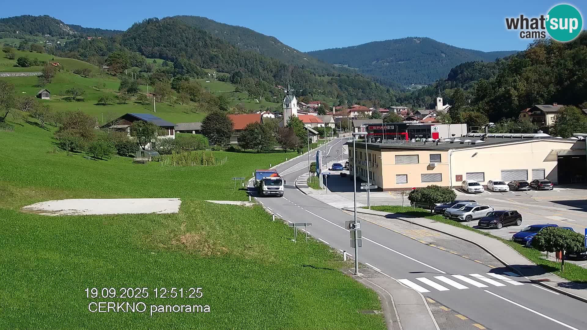 Webcam en direct – Entrée de la ville de Cerkno
