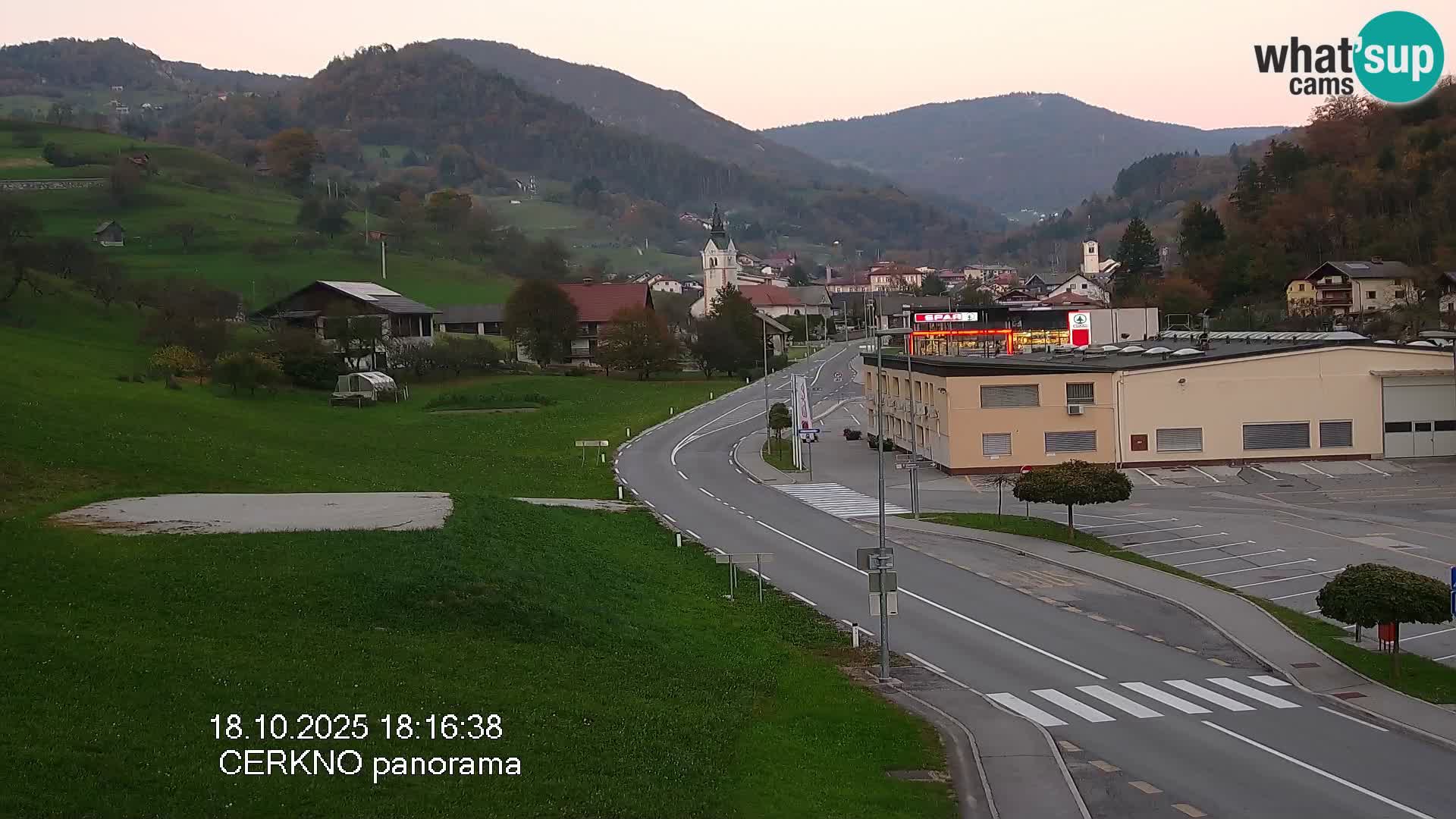 Webcam en direct – Entrée de la ville de Cerkno