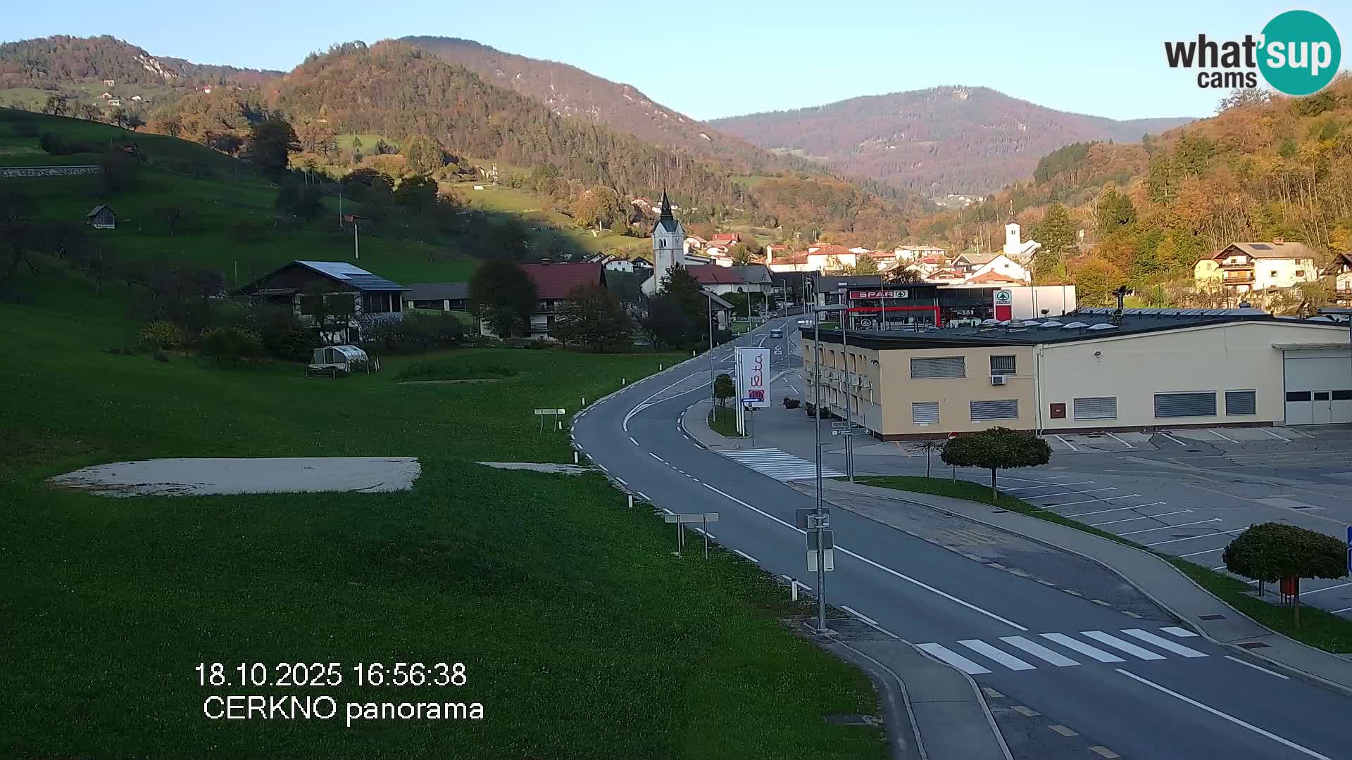 Webcam en direct – Entrée de la ville de Cerkno