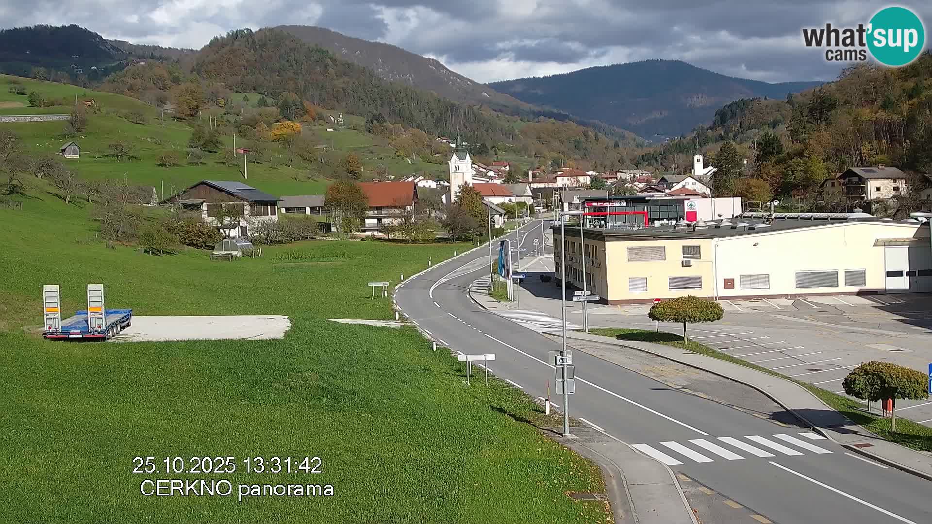 Webcam en direct – Entrée de la ville de Cerkno