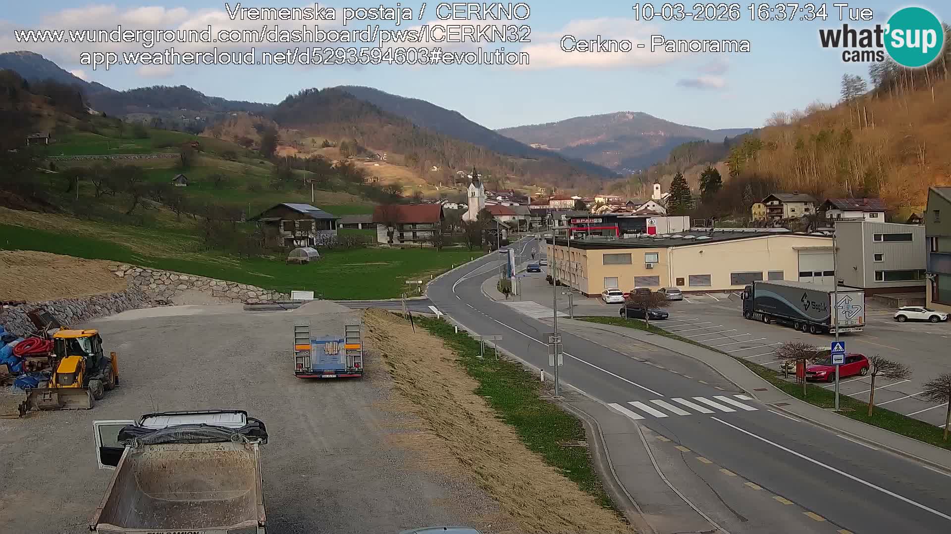 Cerkno city entrance Live Webcam