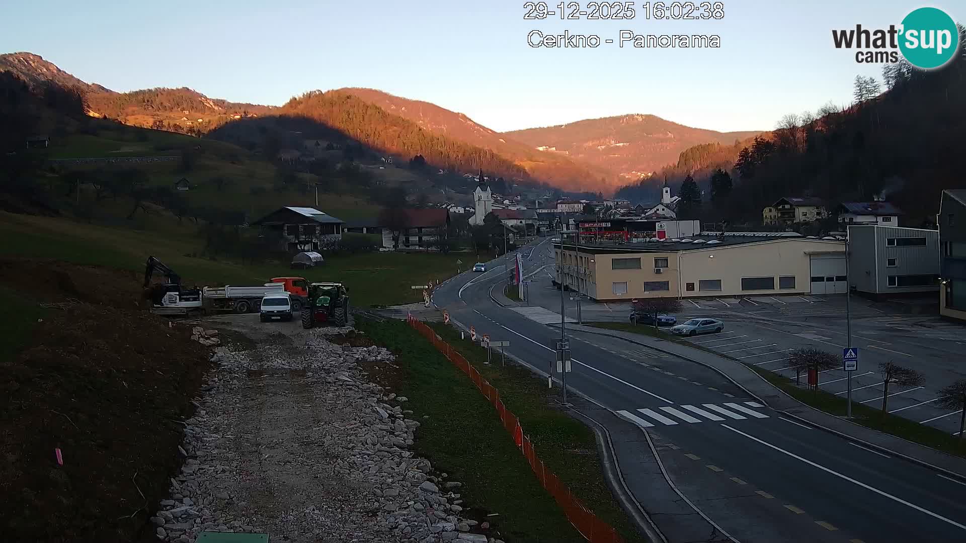 Webcam en direct – Entrée de la ville de Cerkno