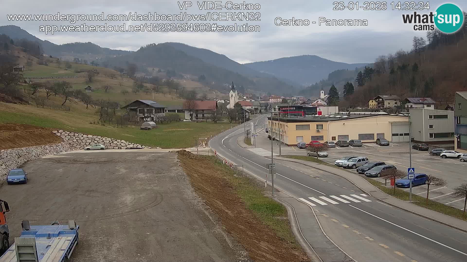Webcam en direct – Entrée de la ville de Cerkno