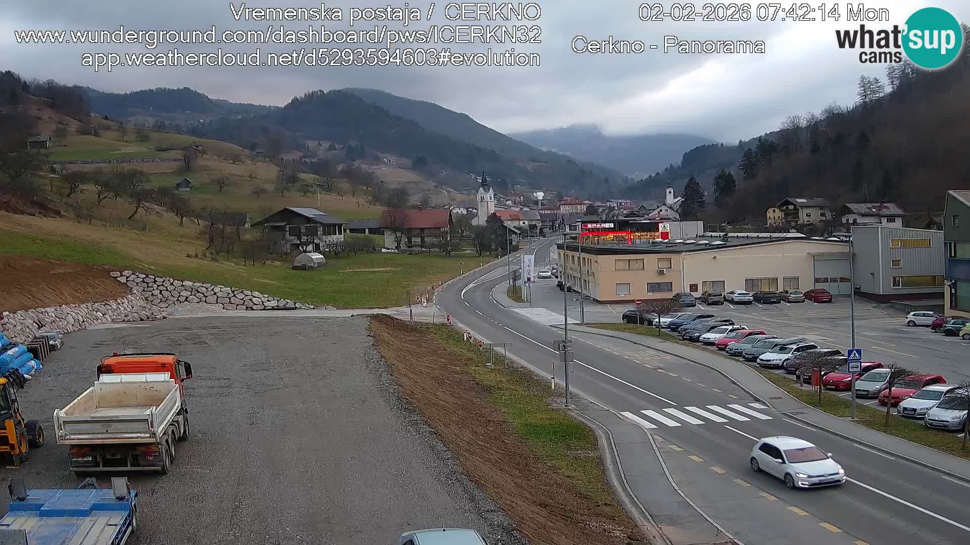Webcam en direct – Entrée de la ville de Cerkno