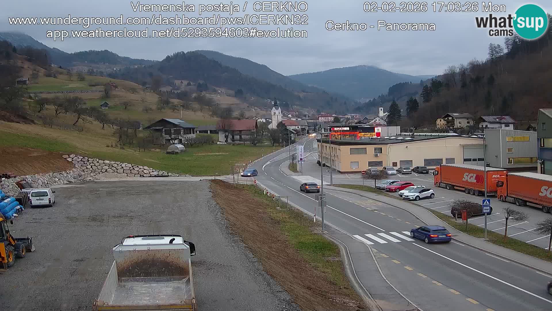 Webcam en direct – Entrée de la ville de Cerkno