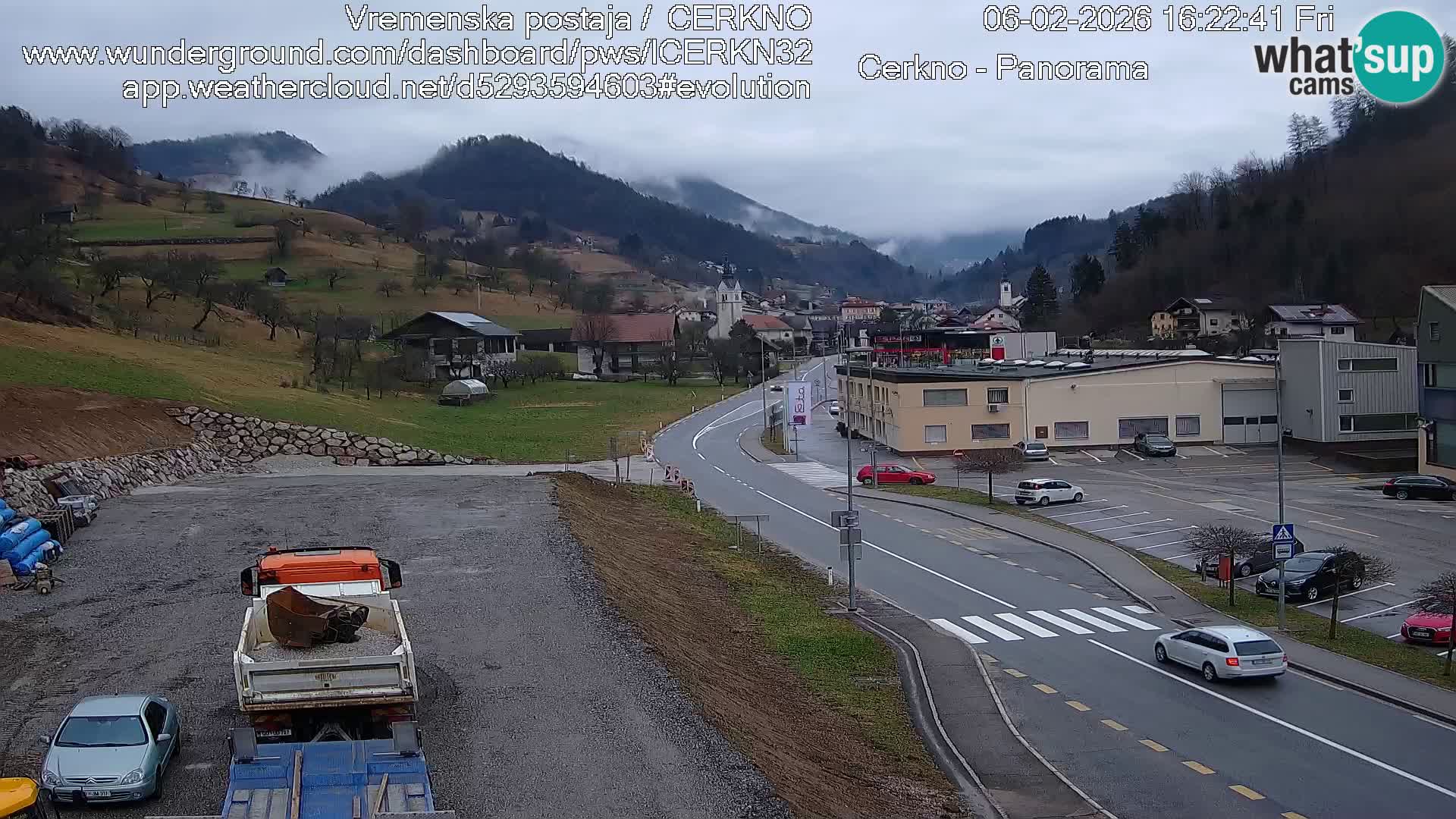 Webcam en direct – Entrée de la ville de Cerkno
