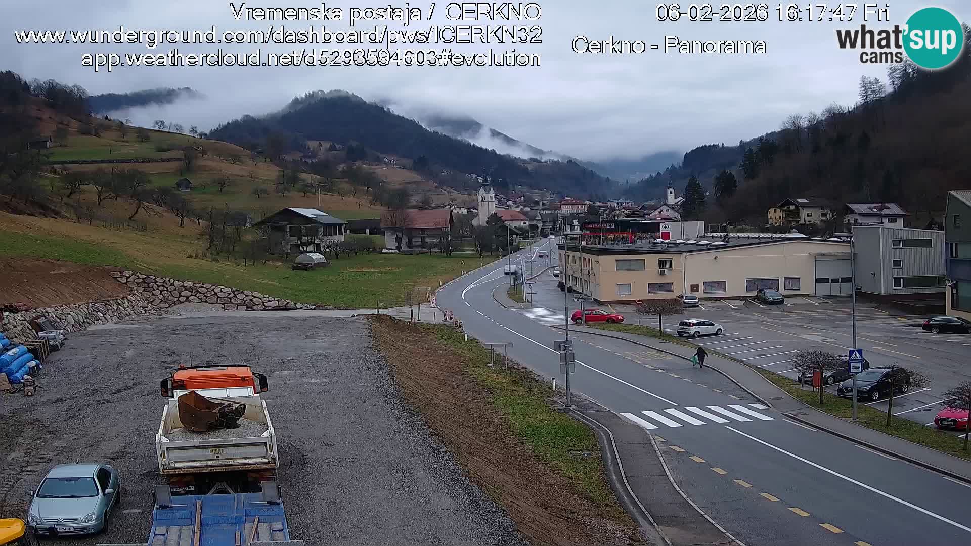 Webcam en direct – Entrée de la ville de Cerkno