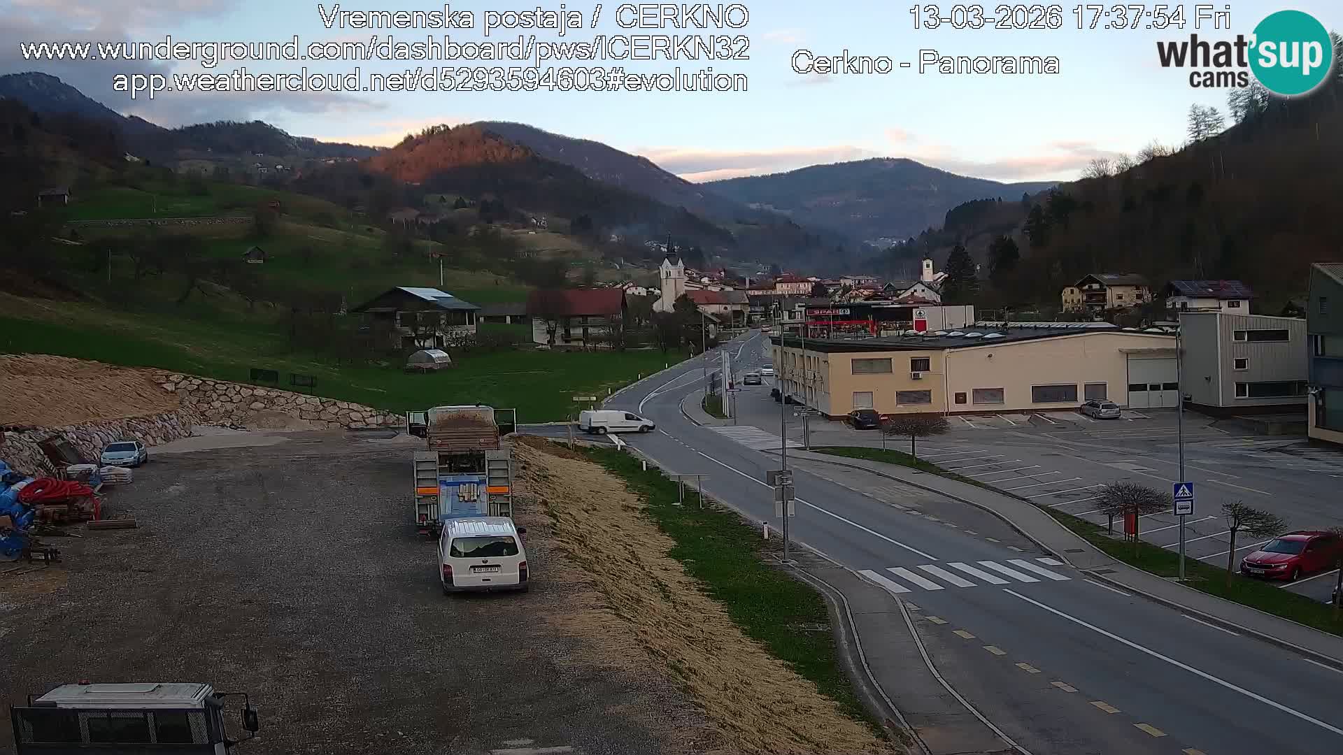 Cerkno entrada a la ciudad Webcam en vivo