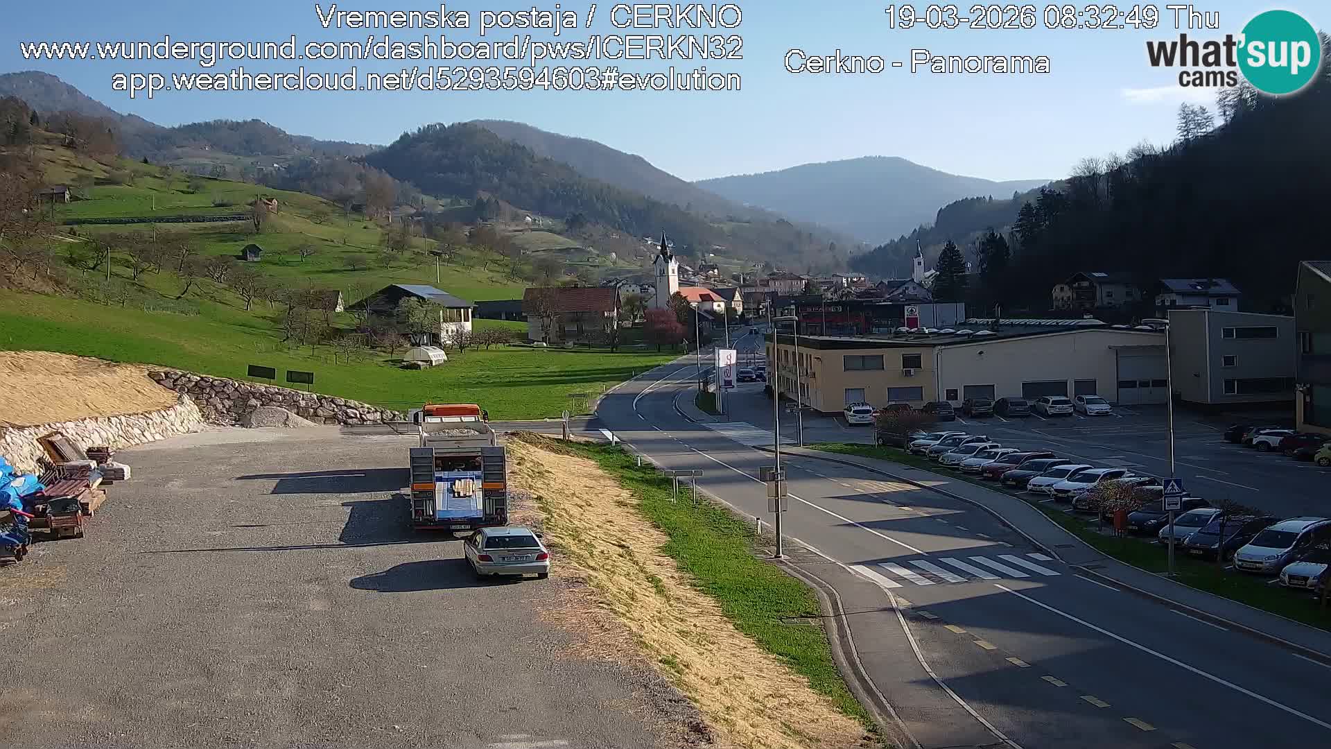 Webcam en direct – Entrée de la ville de Cerkno