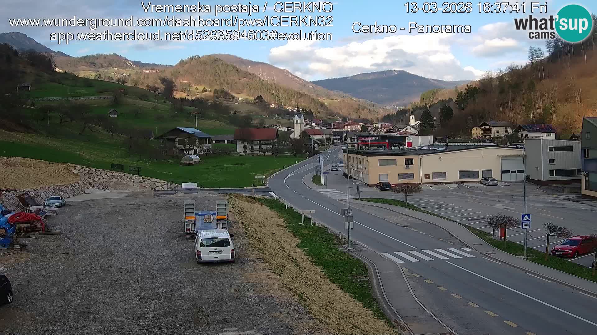 Cerkno entrada a la ciudad Webcam en vivo