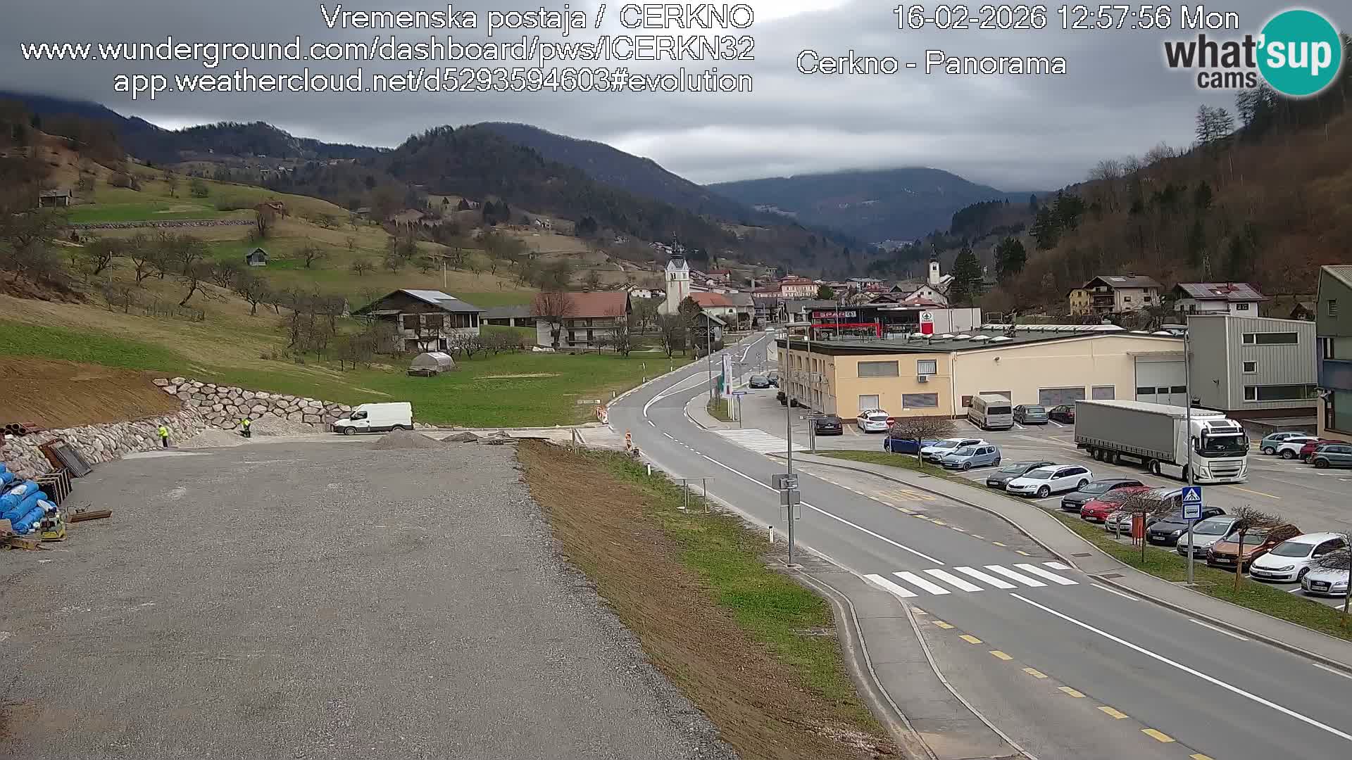 Webcam en direct – Entrée de la ville de Cerkno