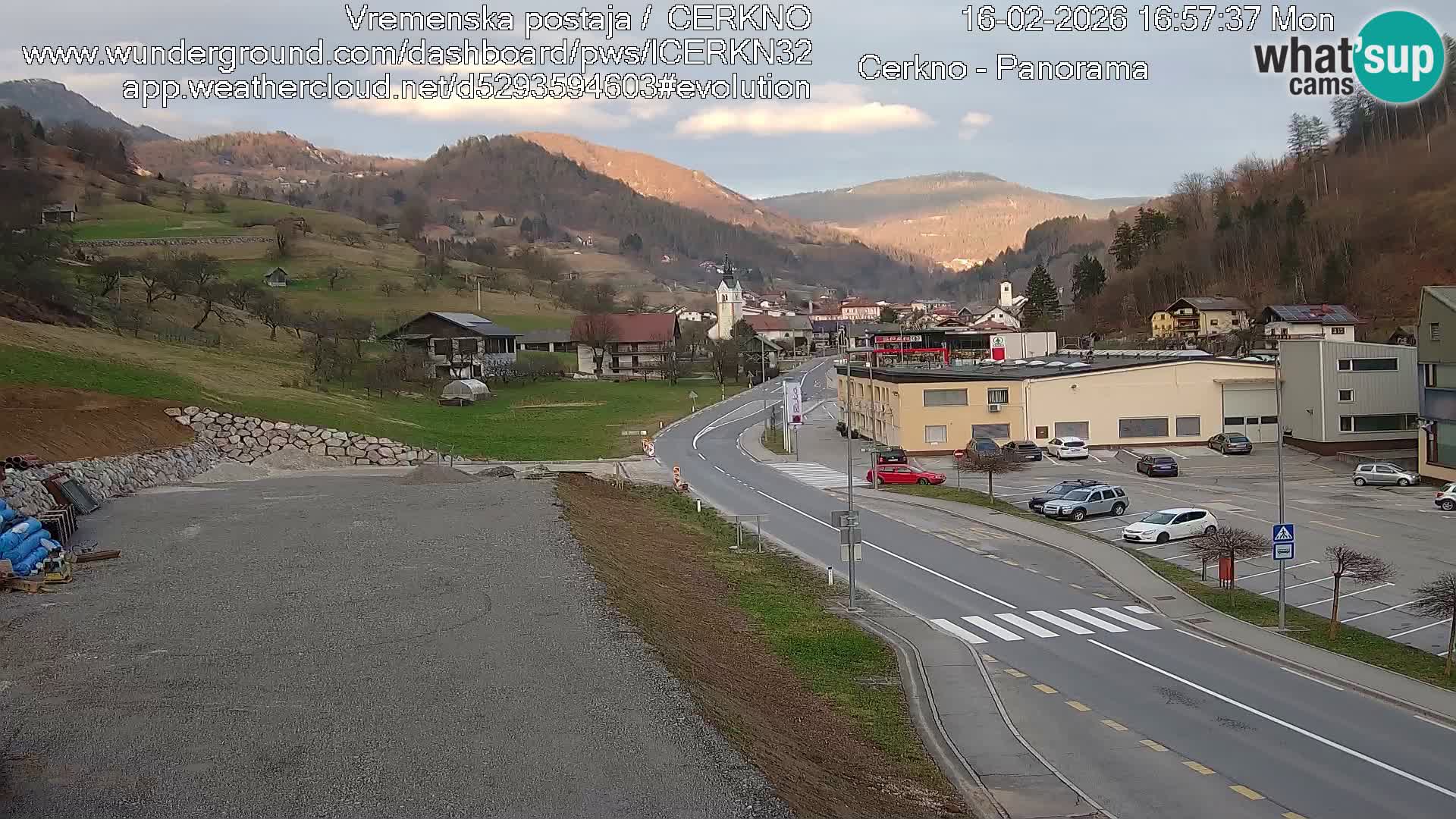 Cerkno entrada a la ciudad Webcam en vivo