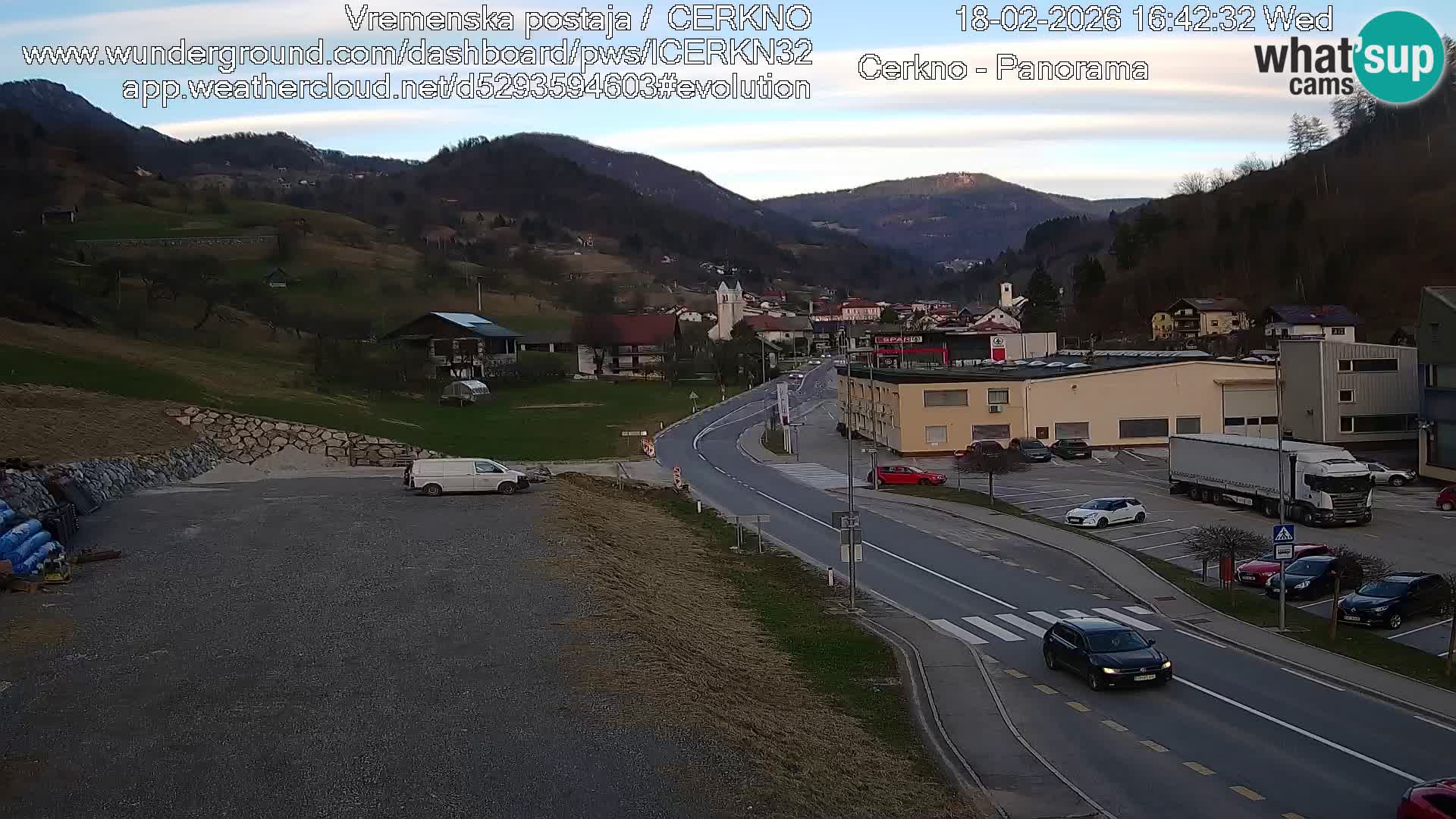 Webcam en direct – Entrée de la ville de Cerkno
