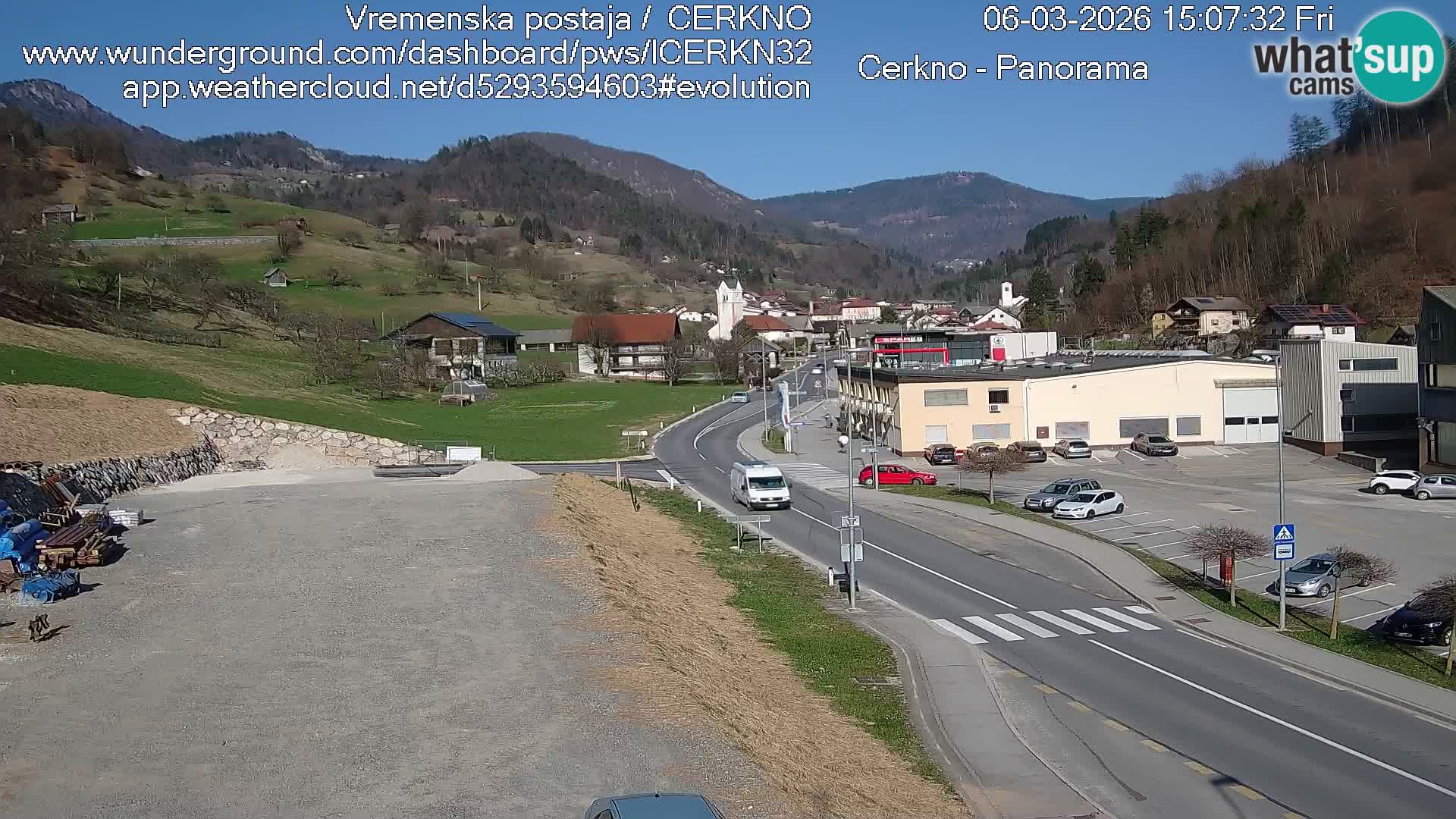 Webcam en direct – Entrée de la ville de Cerkno