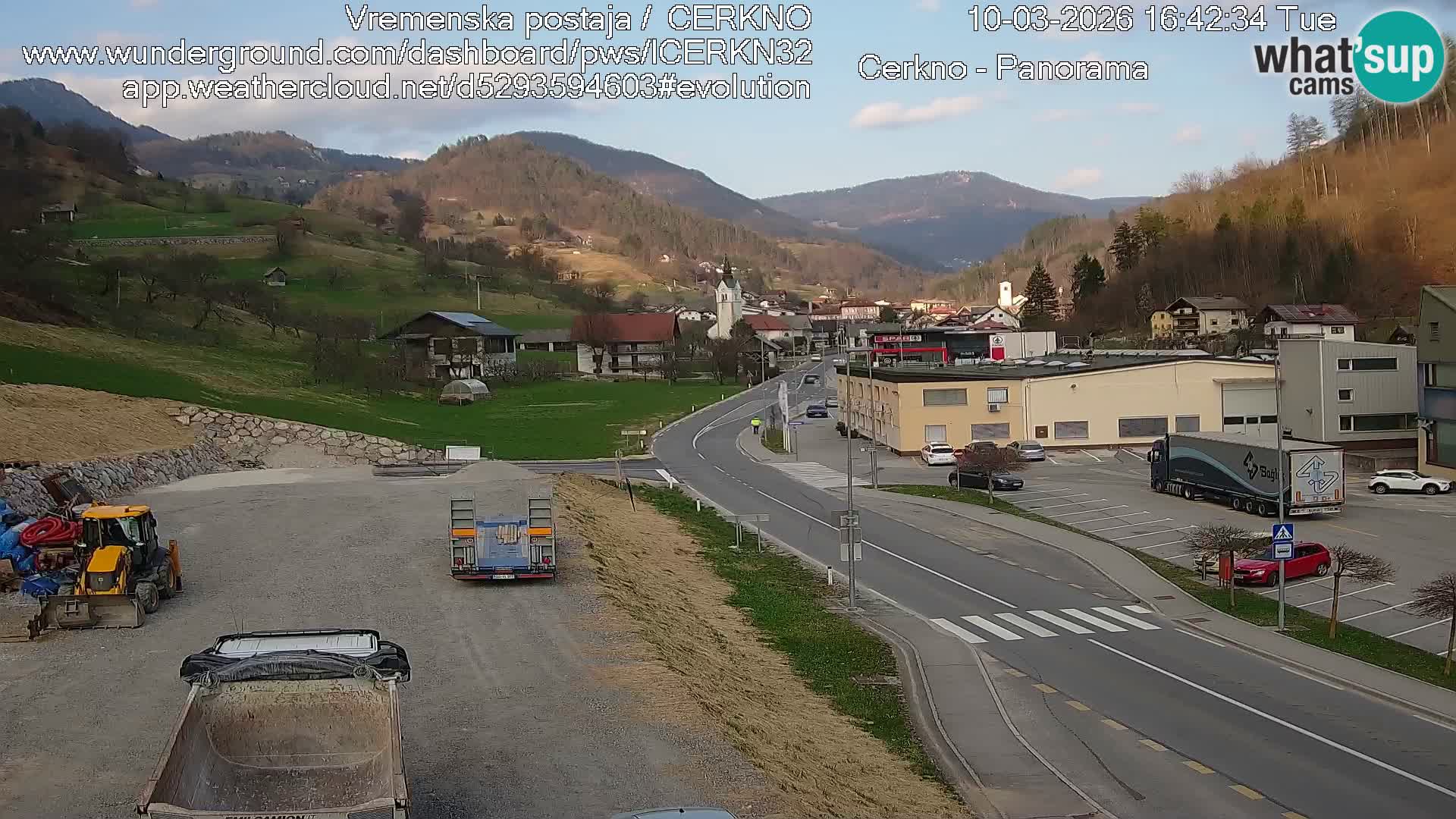 Cerkno city entrance Live Webcam