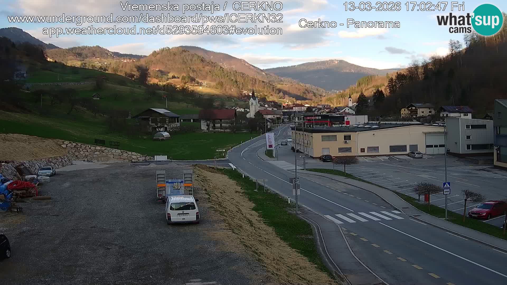 Webcam en direct – Entrée de la ville de Cerkno