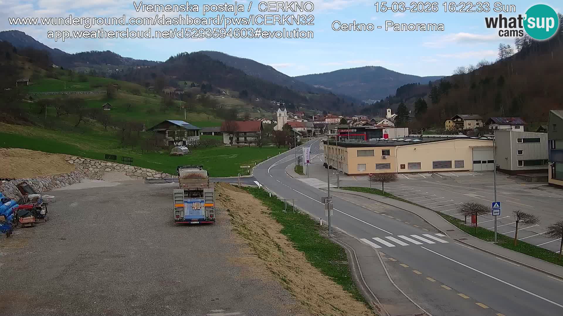 Webcam en direct – Entrée de la ville de Cerkno