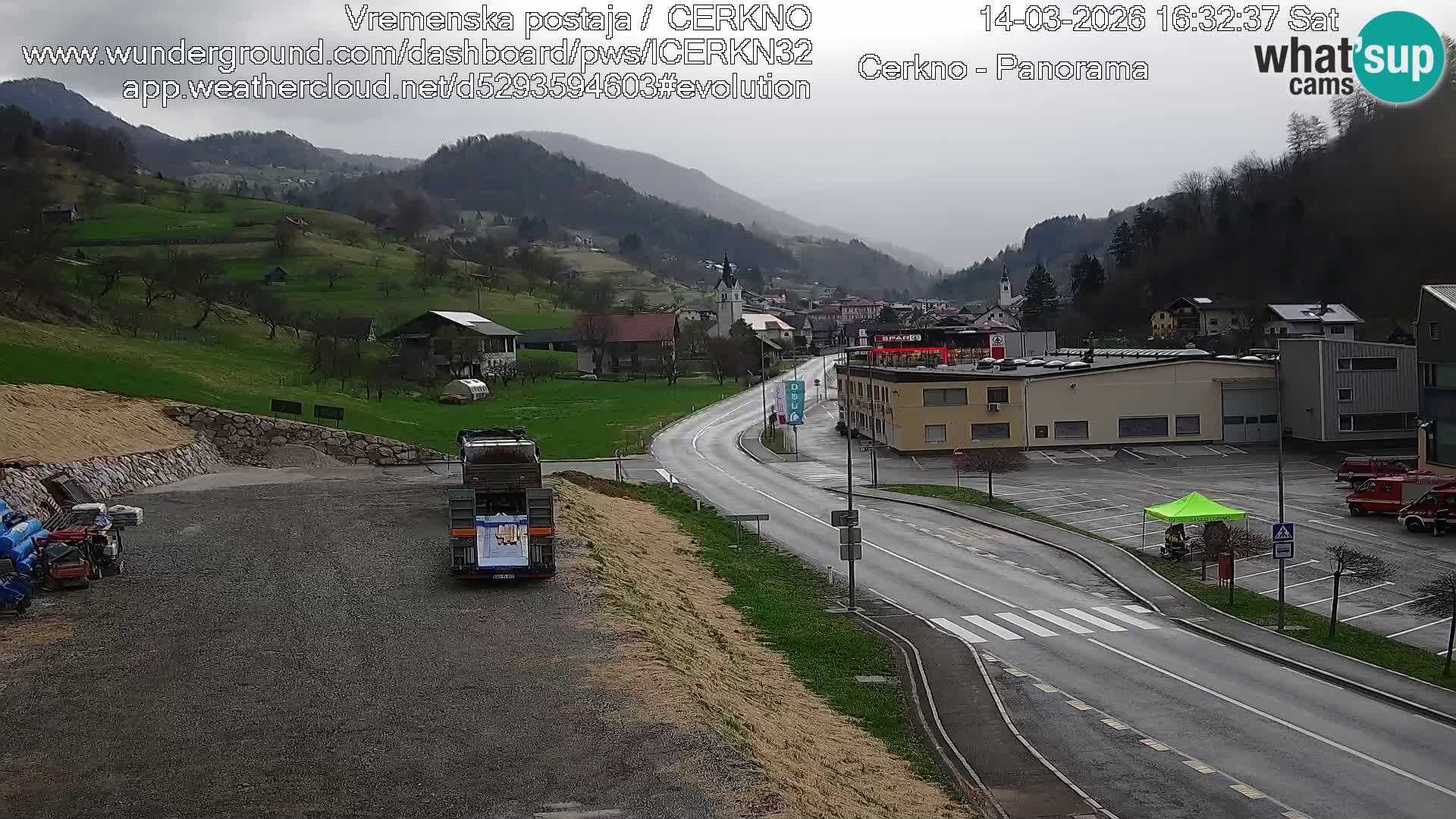 Webcam en direct – Entrée de la ville de Cerkno