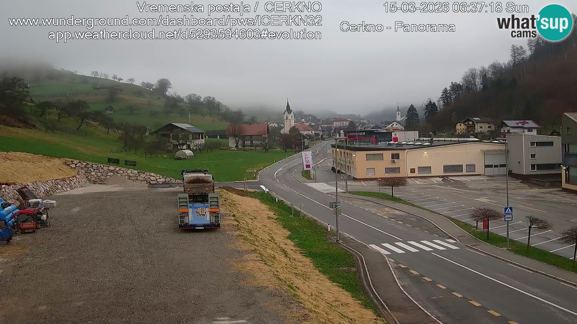Webcam en direct – Entrée de la ville de Cerkno