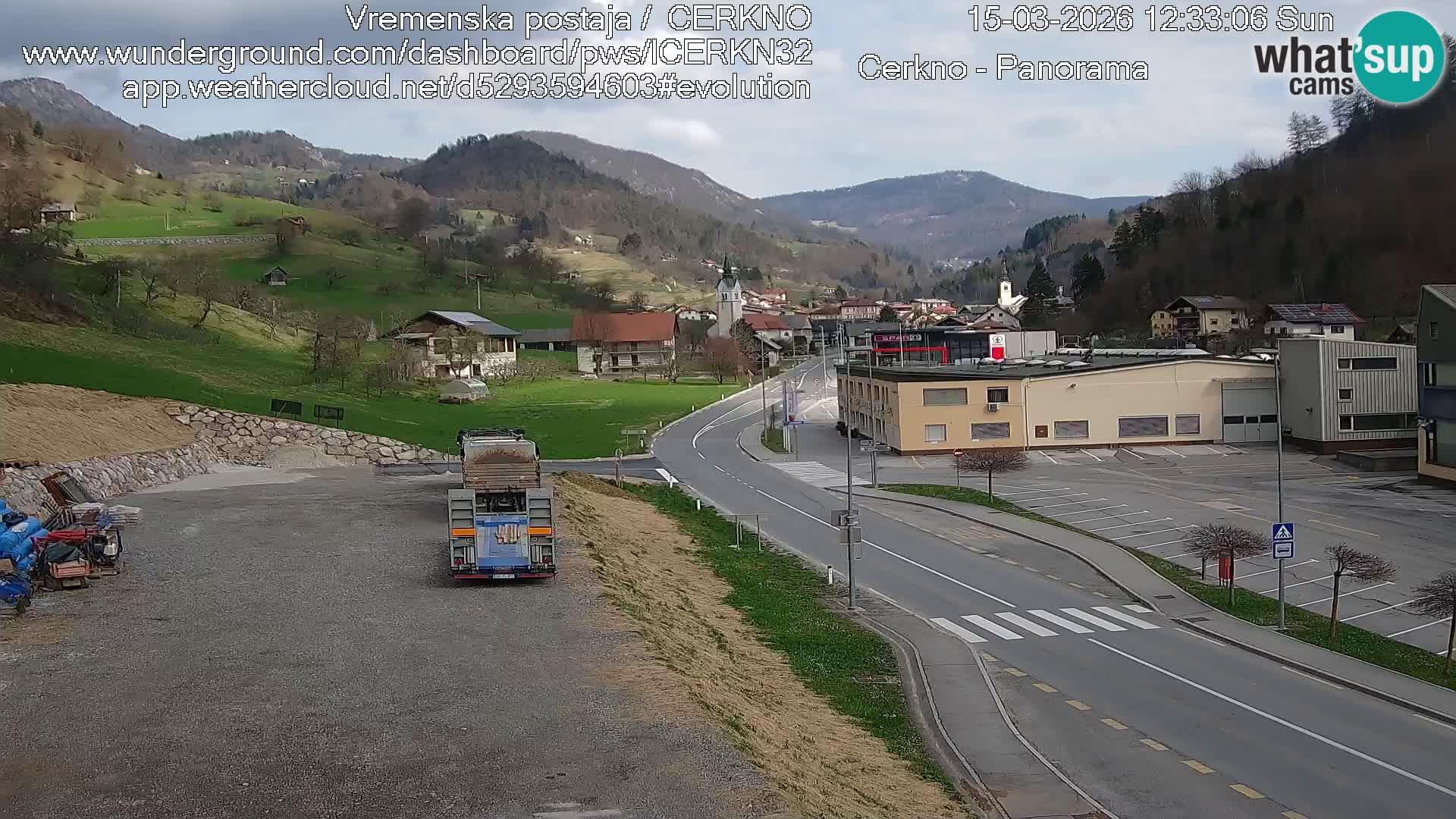 Webcam en direct – Entrée de la ville de Cerkno