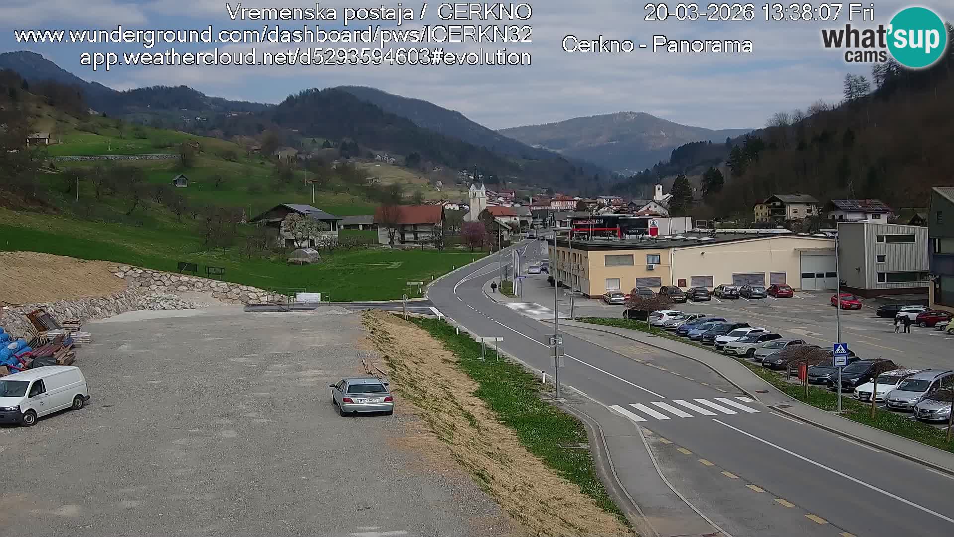 Webcam en direct – Entrée de la ville de Cerkno