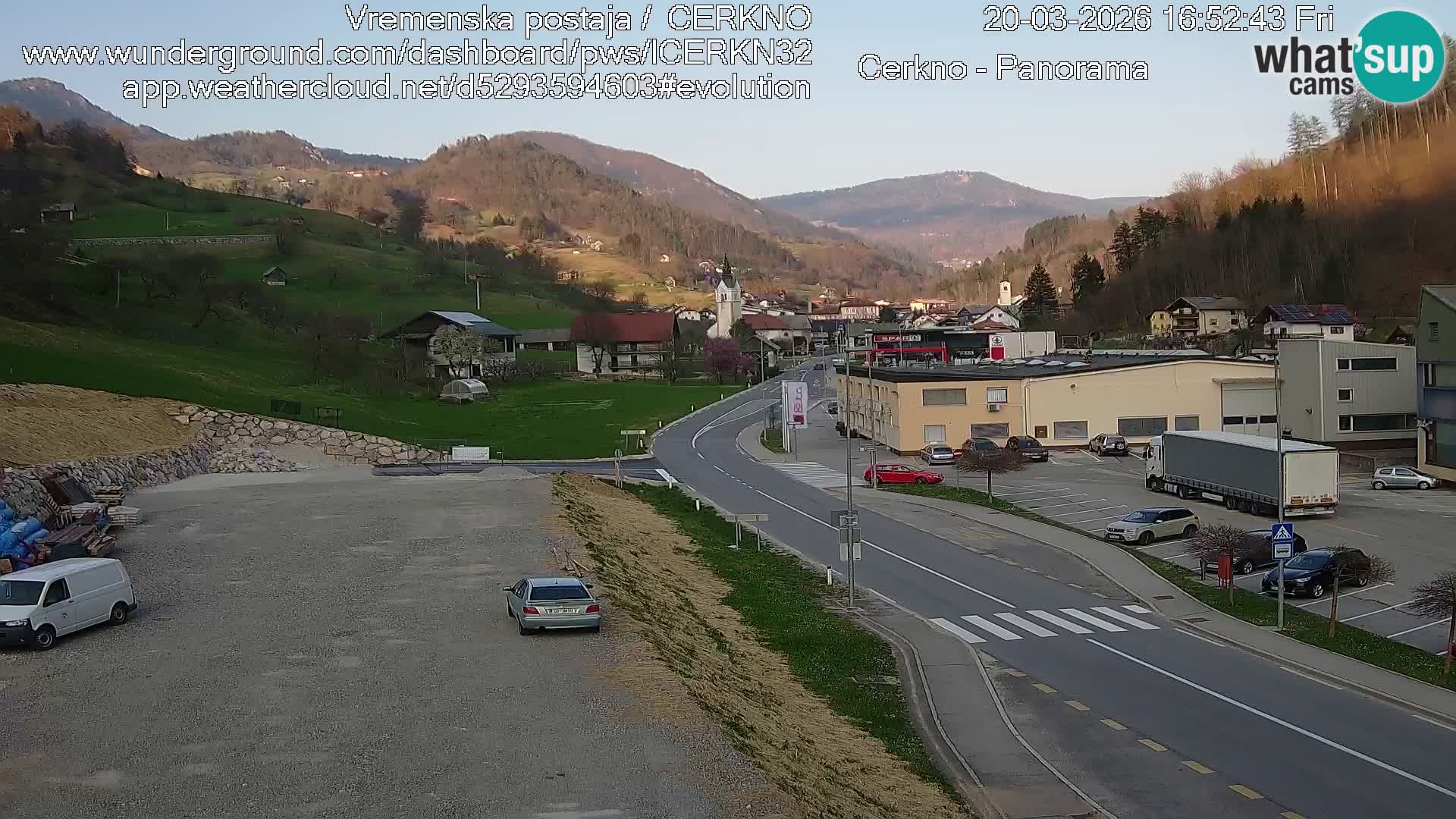 Webcam en direct – Entrée de la ville de Cerkno