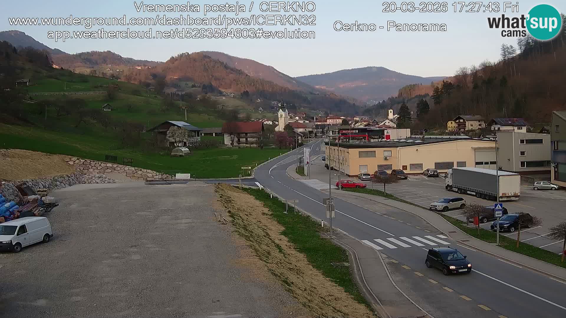 Webcam en direct – Entrée de la ville de Cerkno