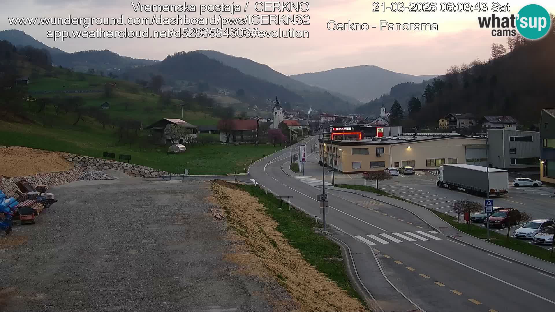 Webcam en direct – Entrée de la ville de Cerkno