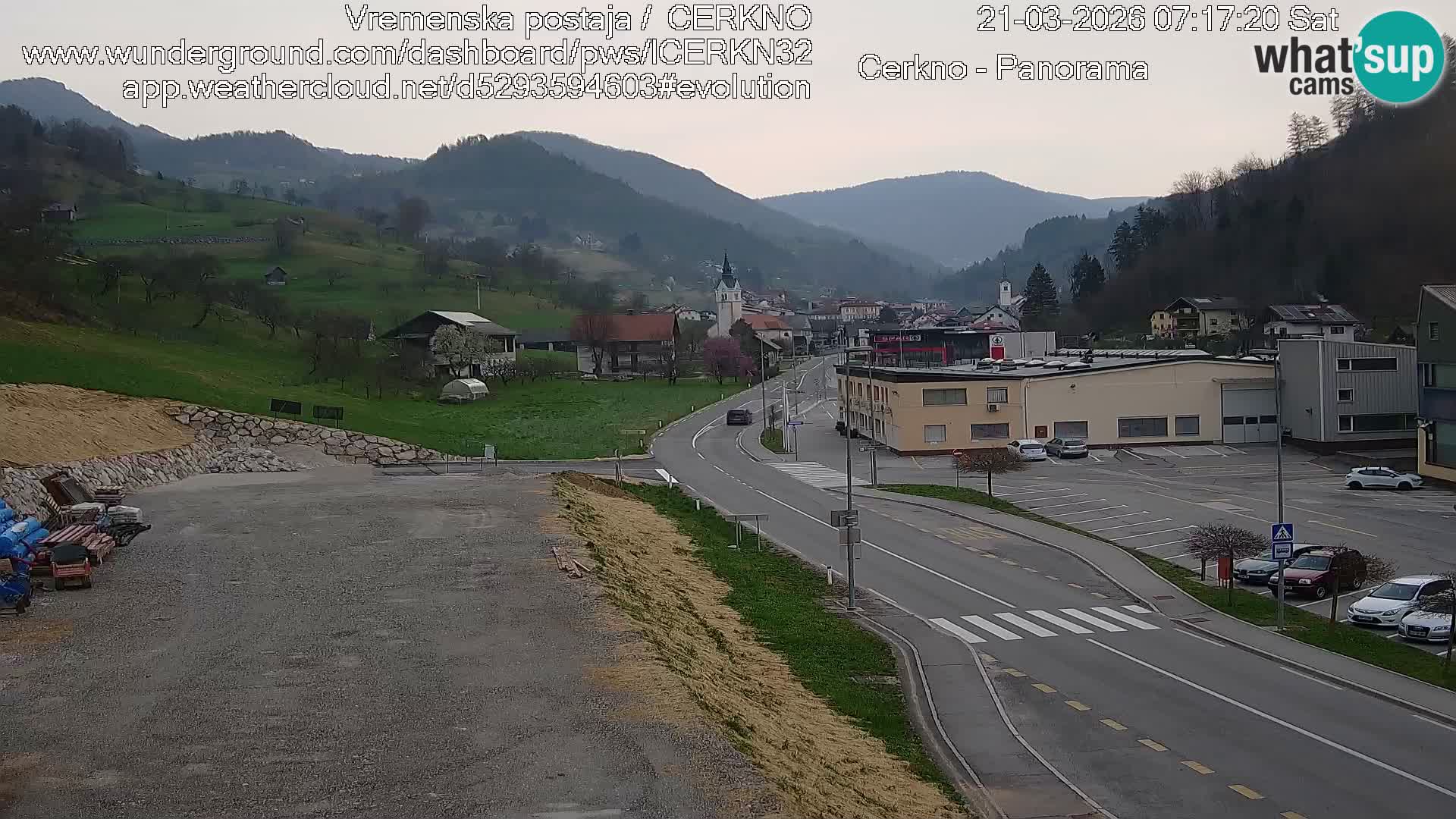 Webcam en direct – Entrée de la ville de Cerkno