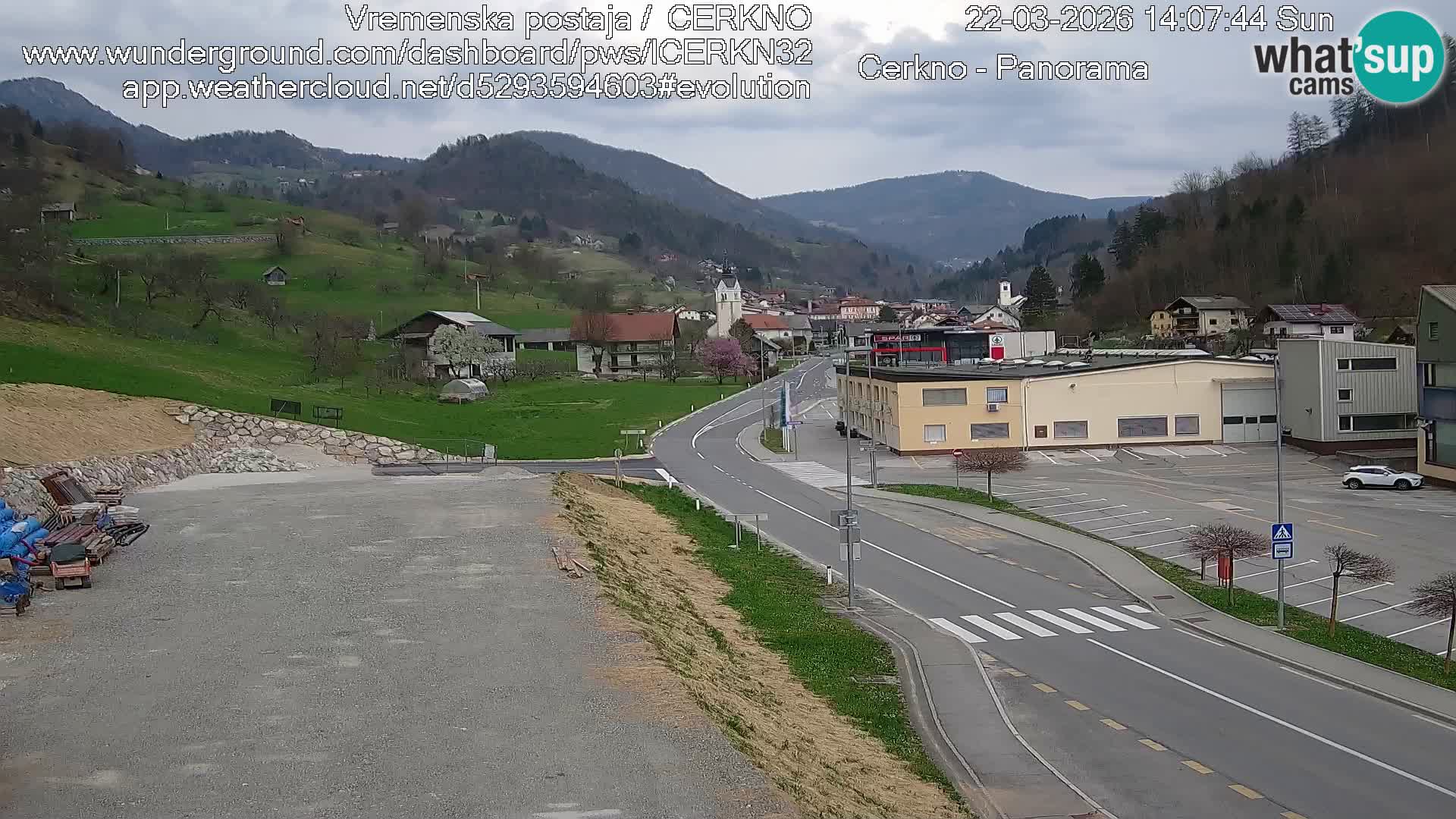 Webcam en direct – Entrée de la ville de Cerkno