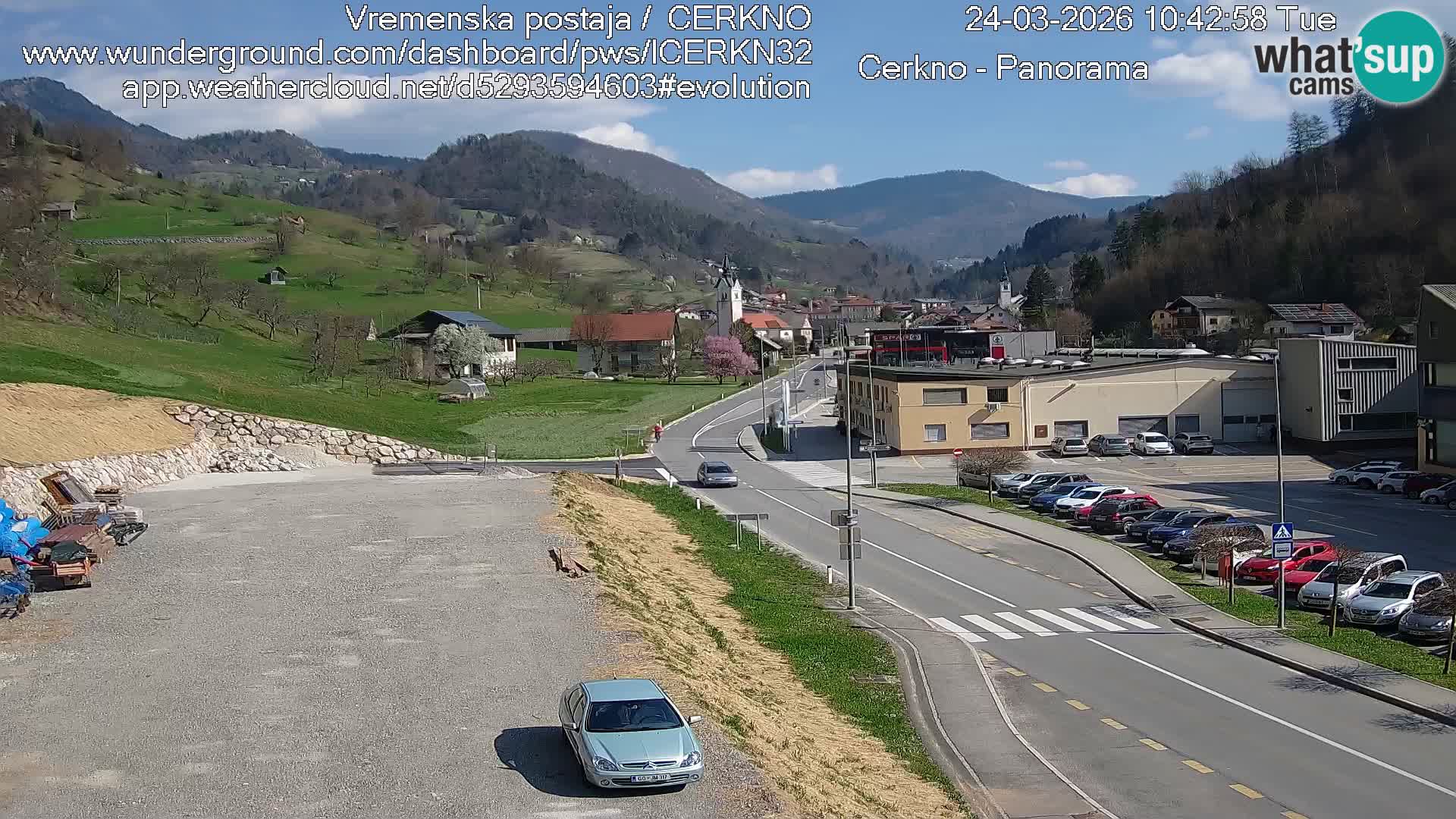 Webcam en direct – Entrée de la ville de Cerkno