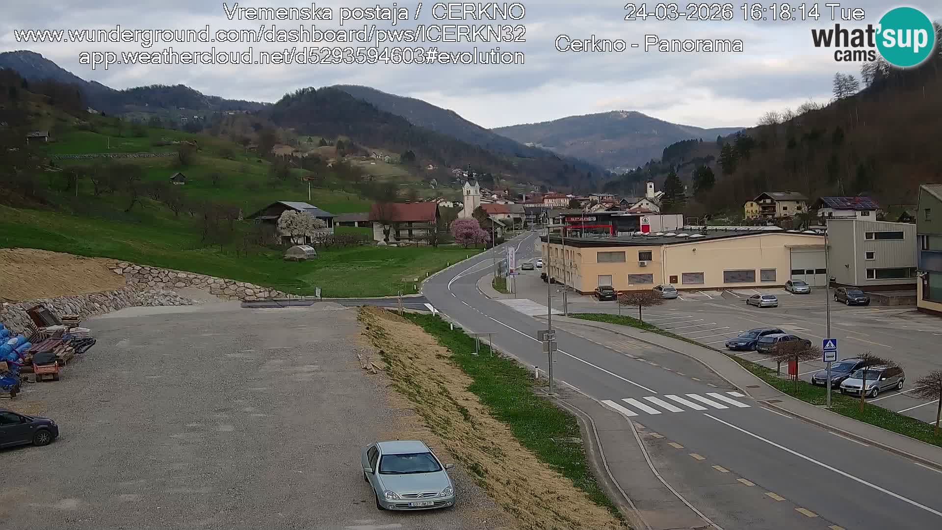 Webcam en direct – Entrée de la ville de Cerkno