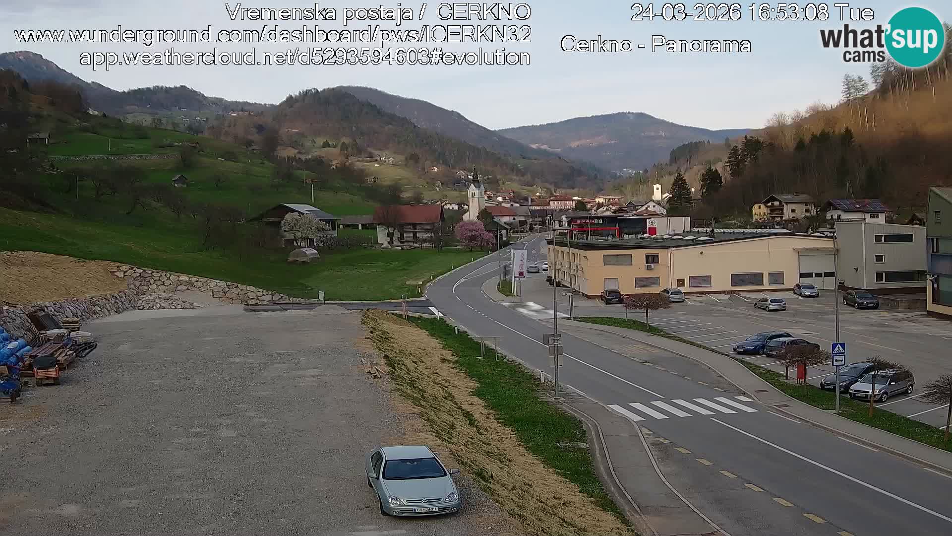 Webcam en direct – Entrée de la ville de Cerkno