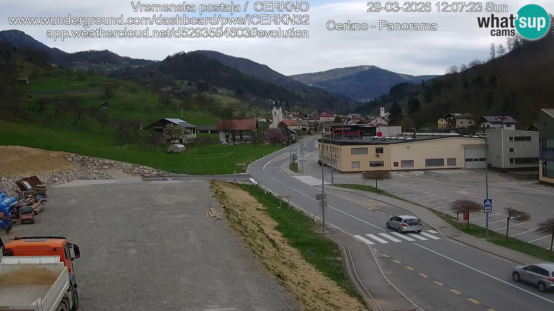 Webcam en direct – Entrée de la ville de Cerkno