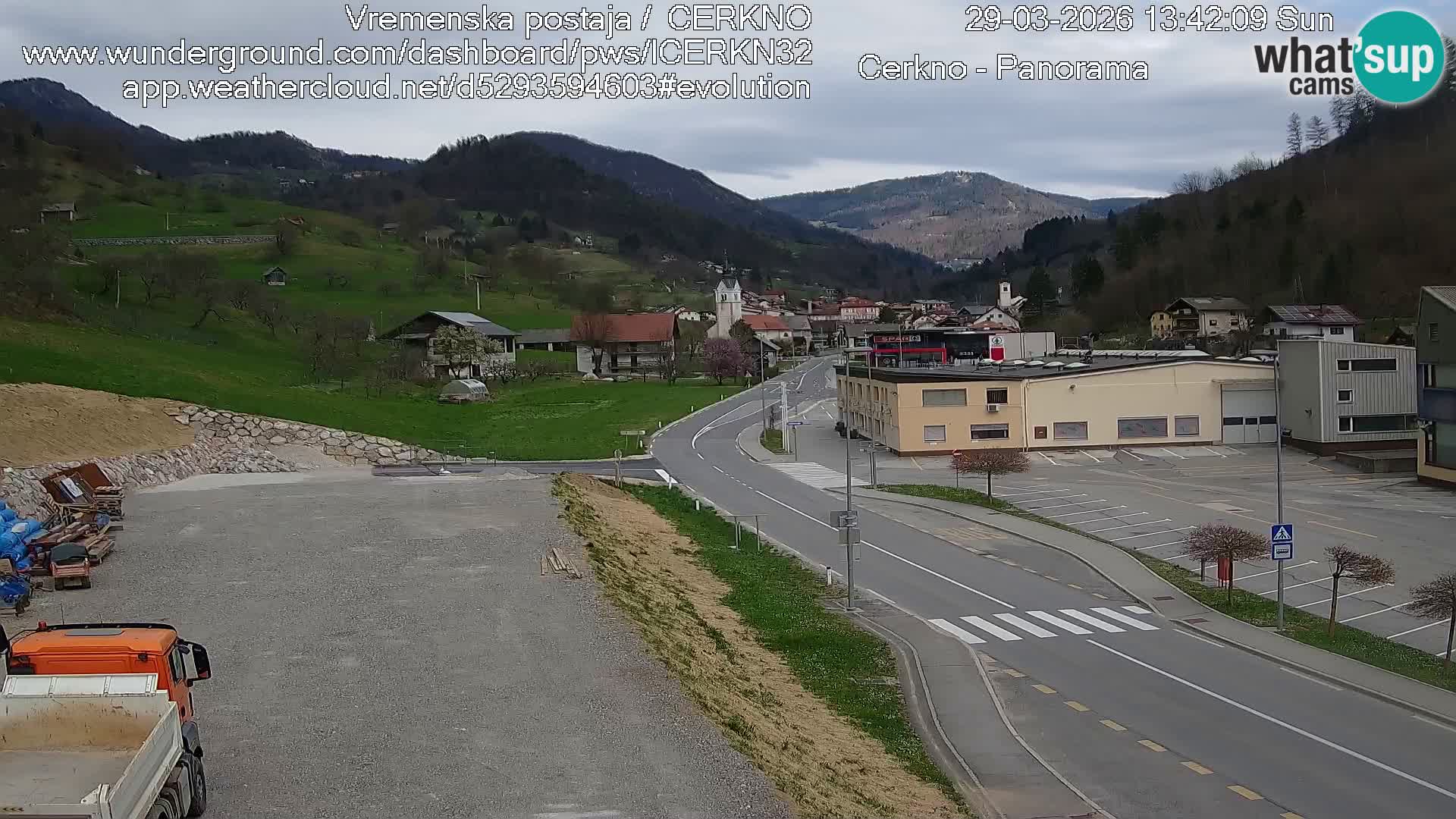 Webcam en direct – Entrée de la ville de Cerkno